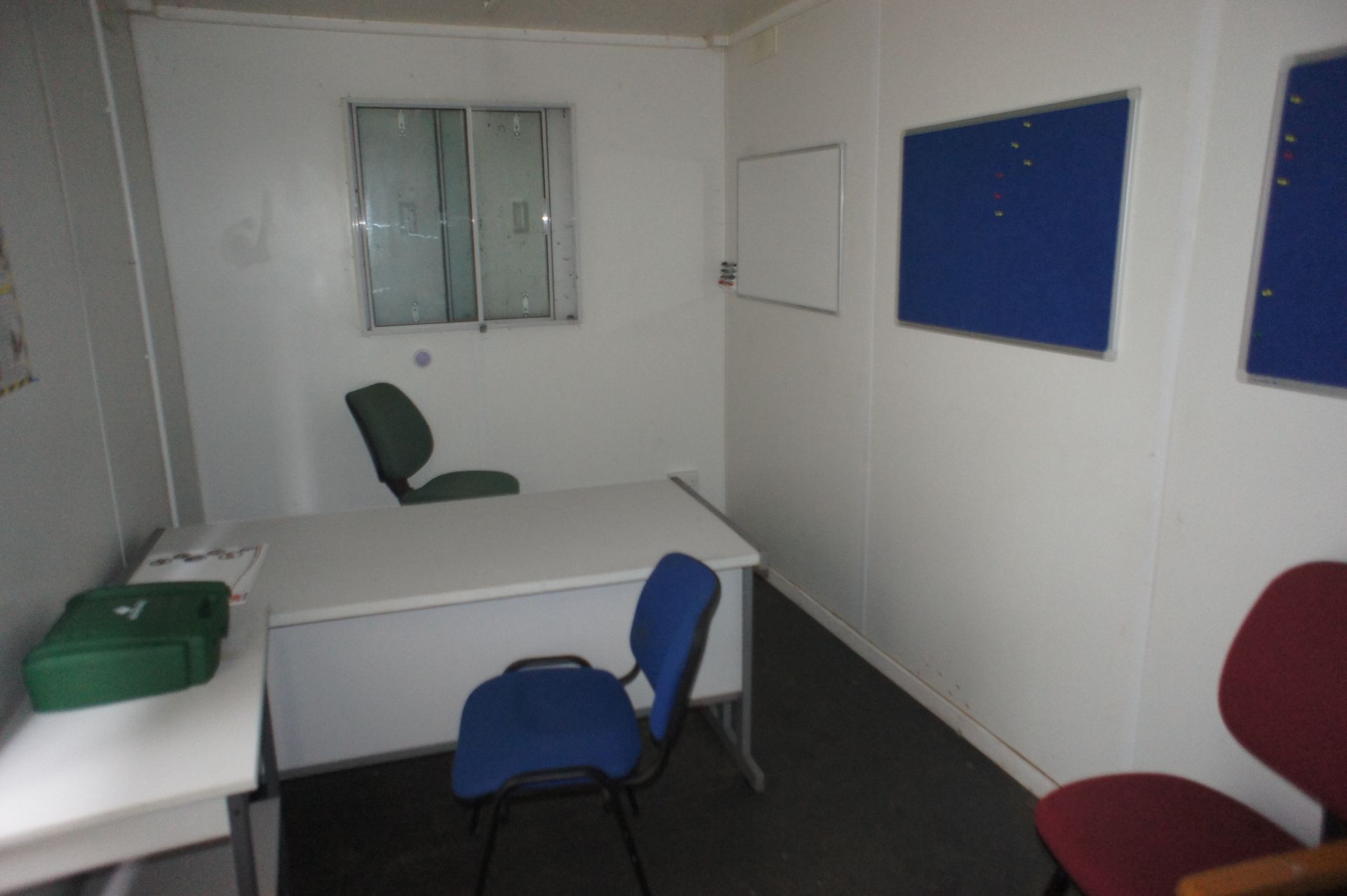 Containerised site office 20ft x 8ft, comprising o - Image 6 of 8