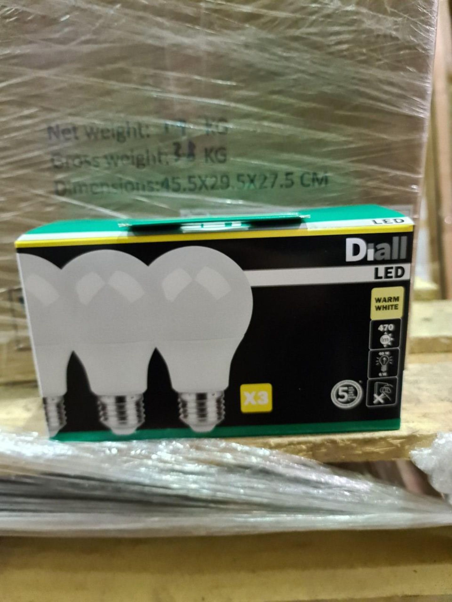 (ED8) PALLET TO CONTAIN 512 x NEW PACKS OF 3 6W=40W LED LIGHTBULBS. WARM WHITE. 470 LM. RRP £18