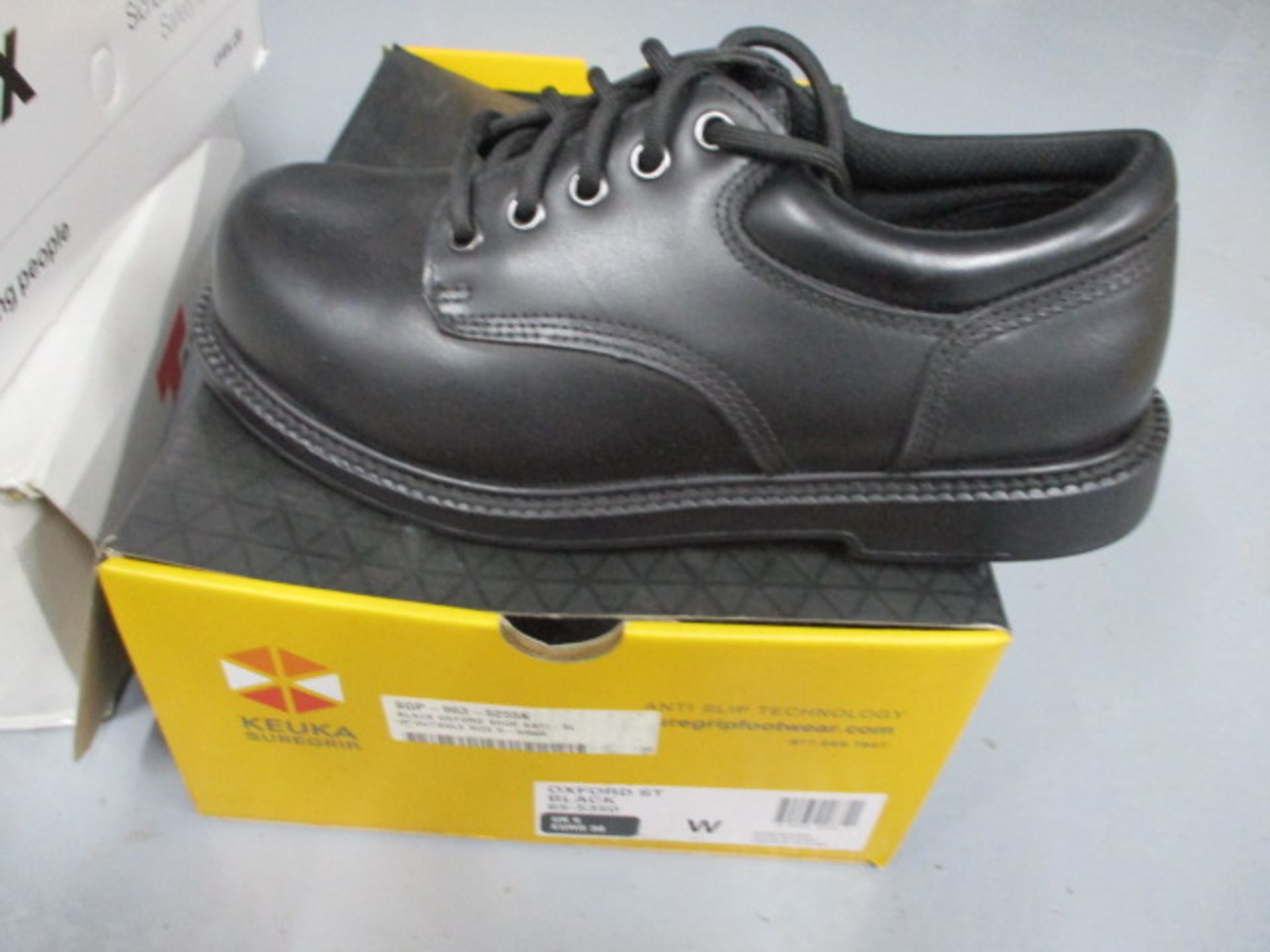 Safety footwear - Image 5 of 5