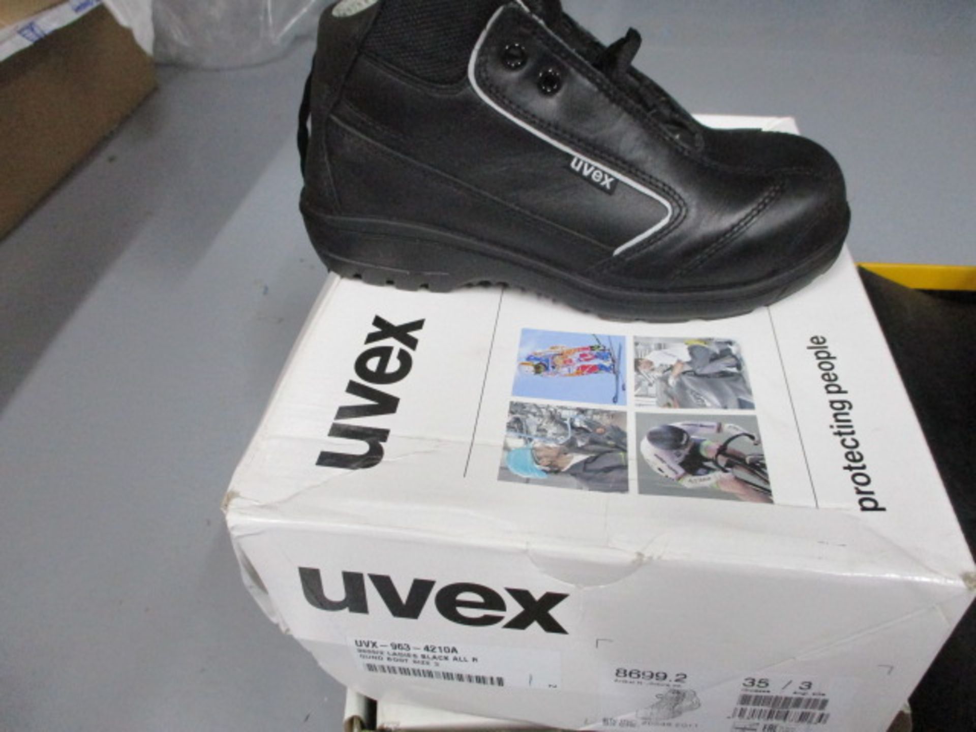 Safety footwear - Image 4 of 5