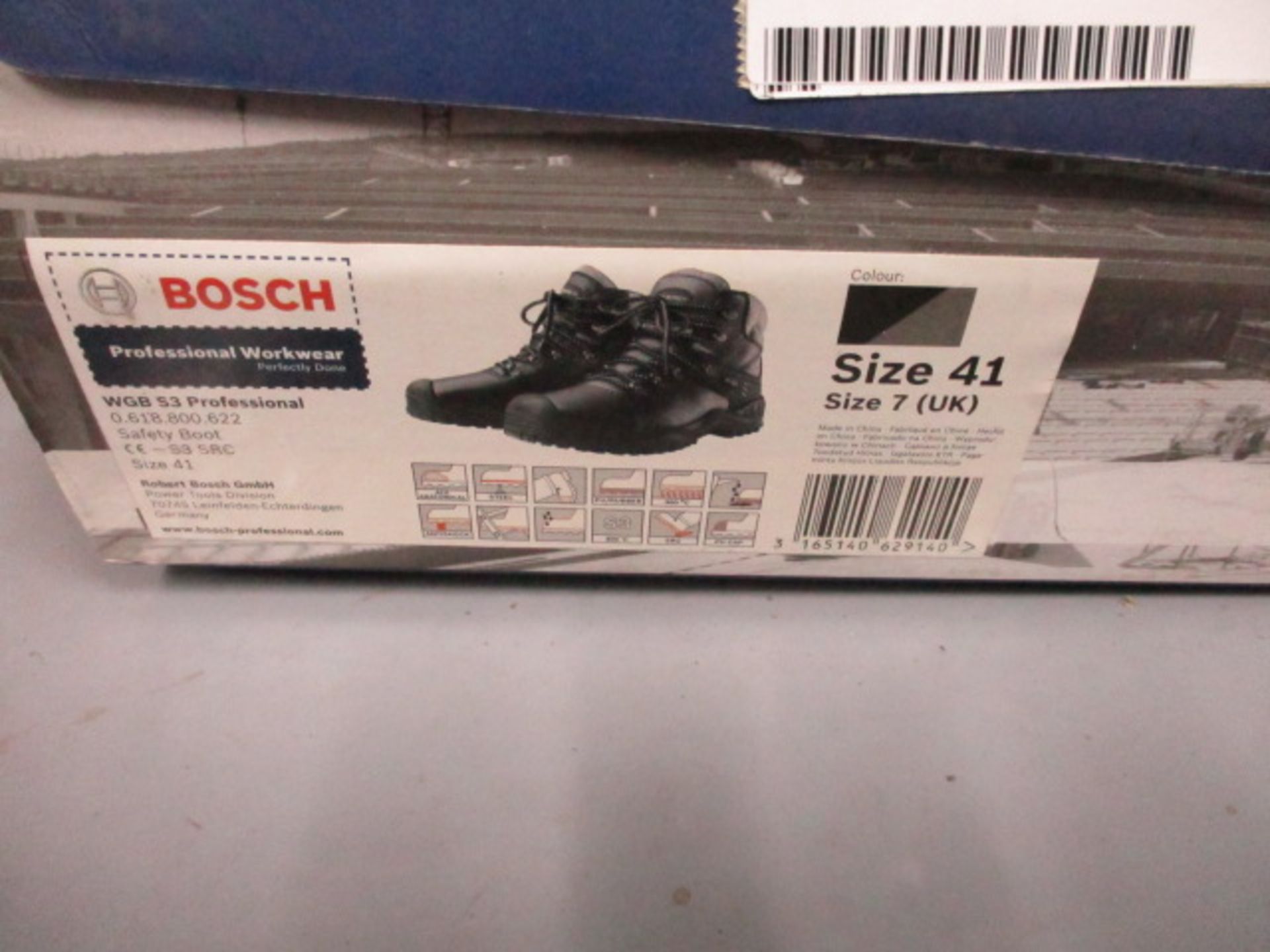 Safety footwear - Image 5 of 9