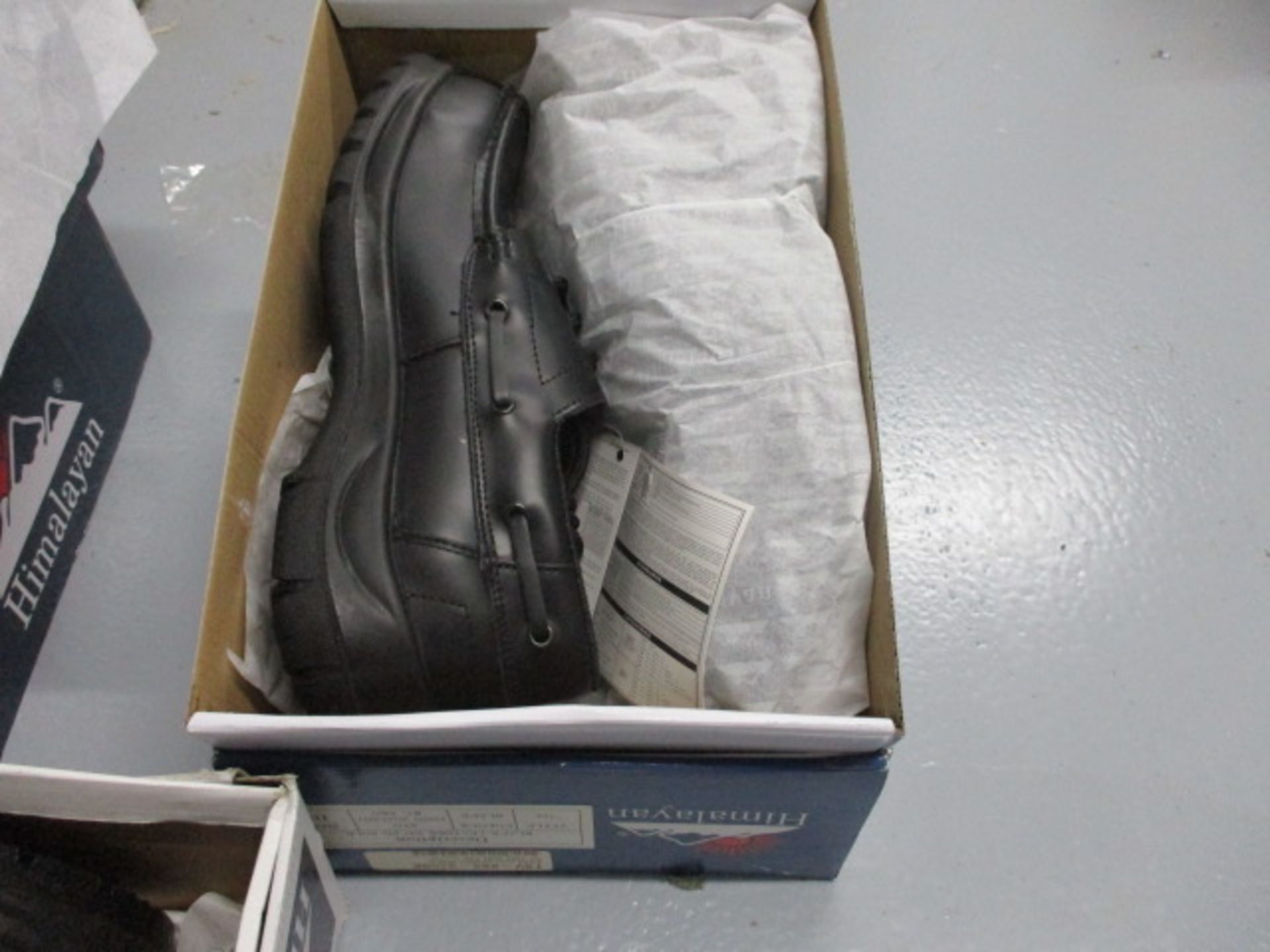 Safety footwear - Image 3 of 6