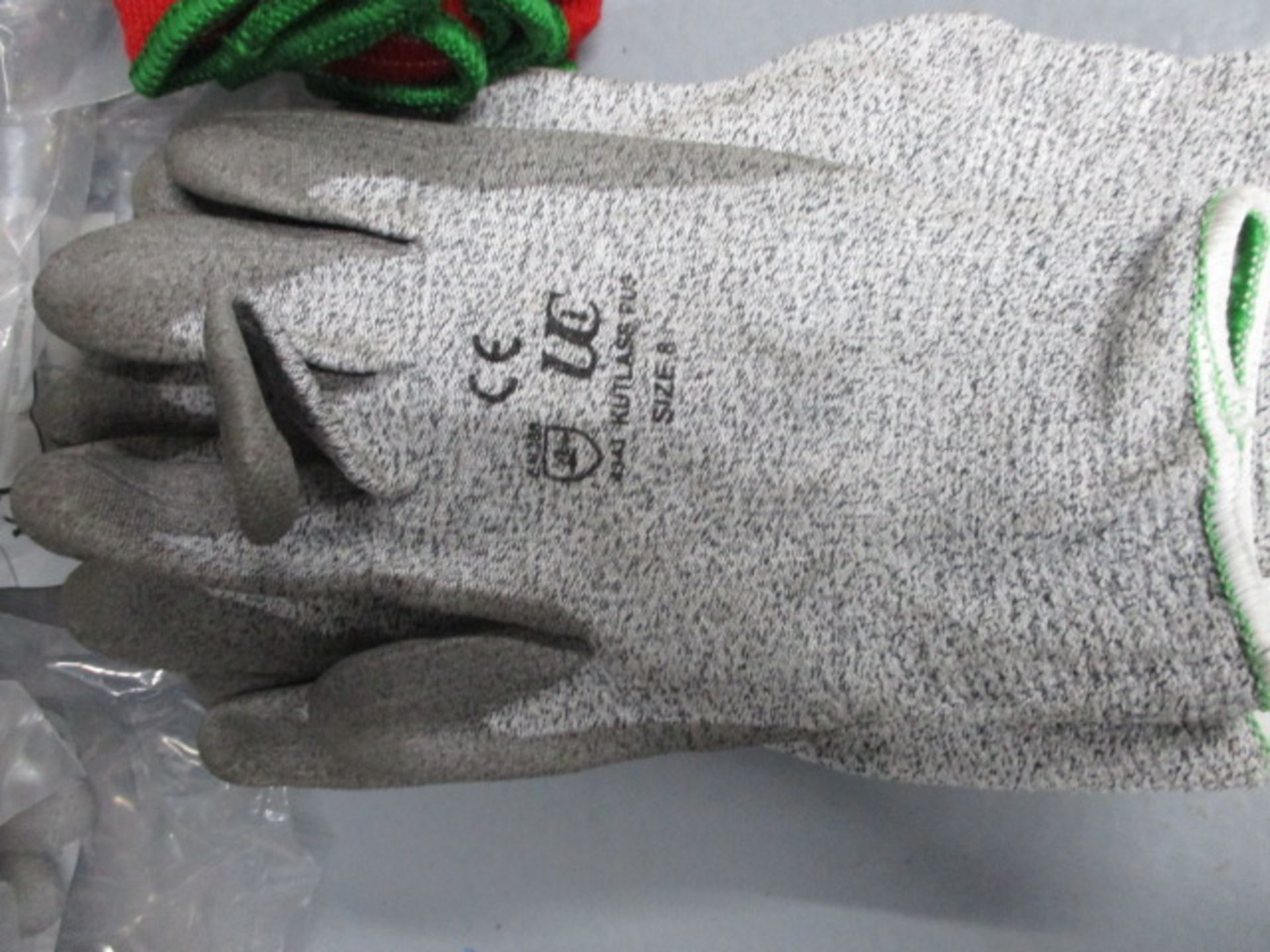 Assorted PPE gloves - Image 6 of 6