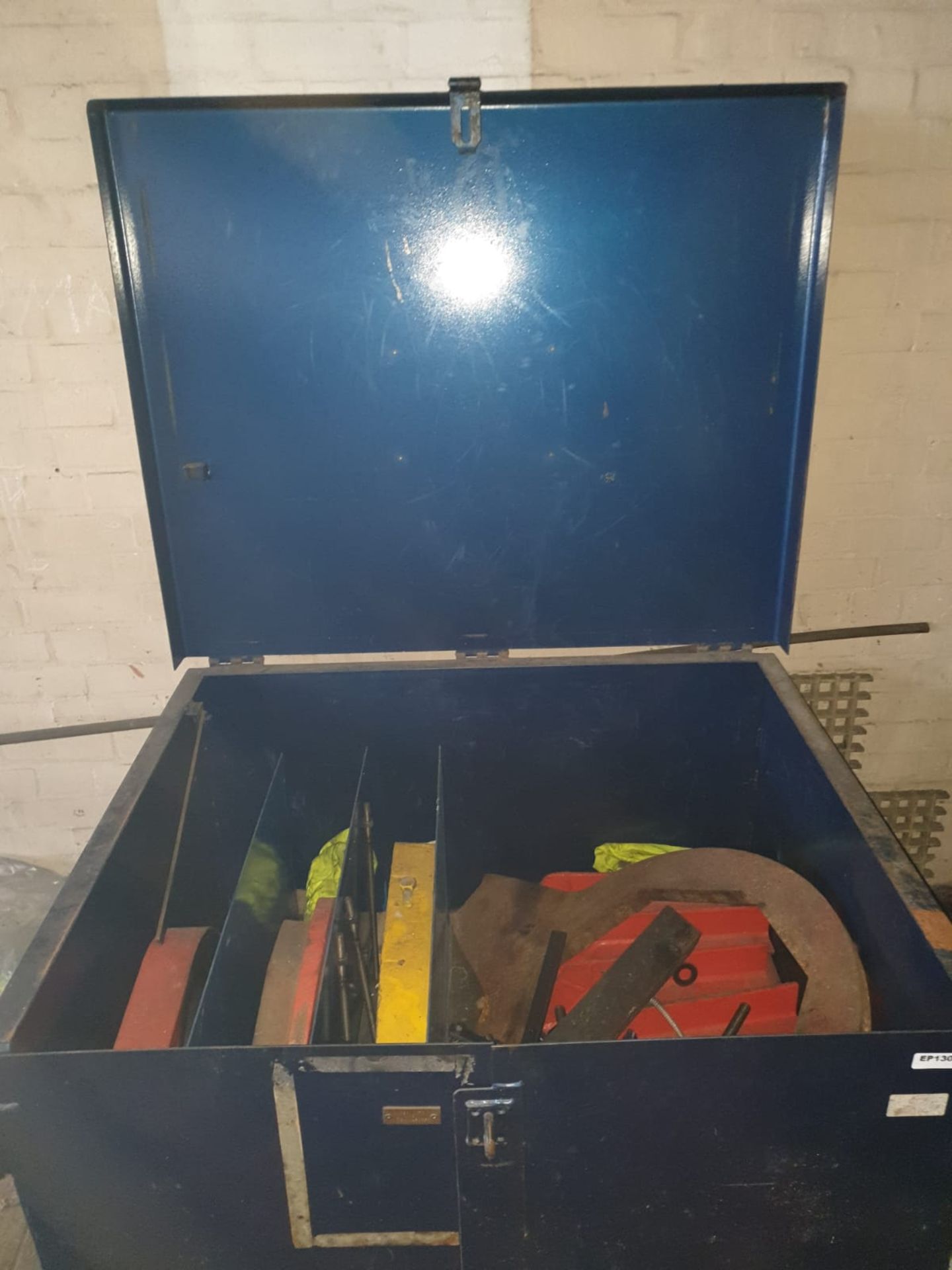 Steel Storage Box with FLT Attachment - Image 3 of 3