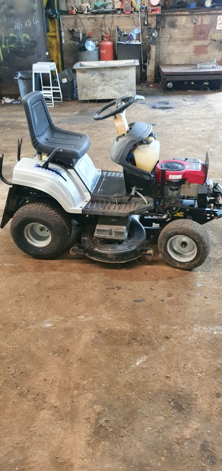 AXXOM type AS102 Ride on Lawn Mower