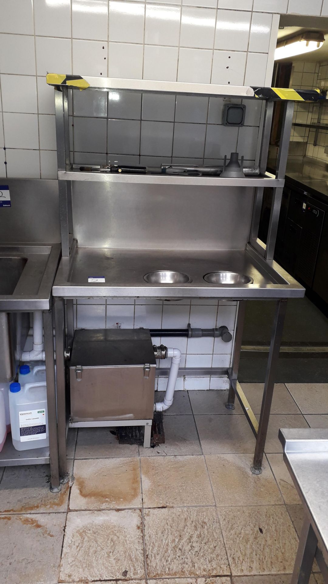 Hoonved CAP7E11 Pass Through Dishwasher Serial Number GB1803890318 with Feed Table, fitted Sink with - Image 7 of 9
