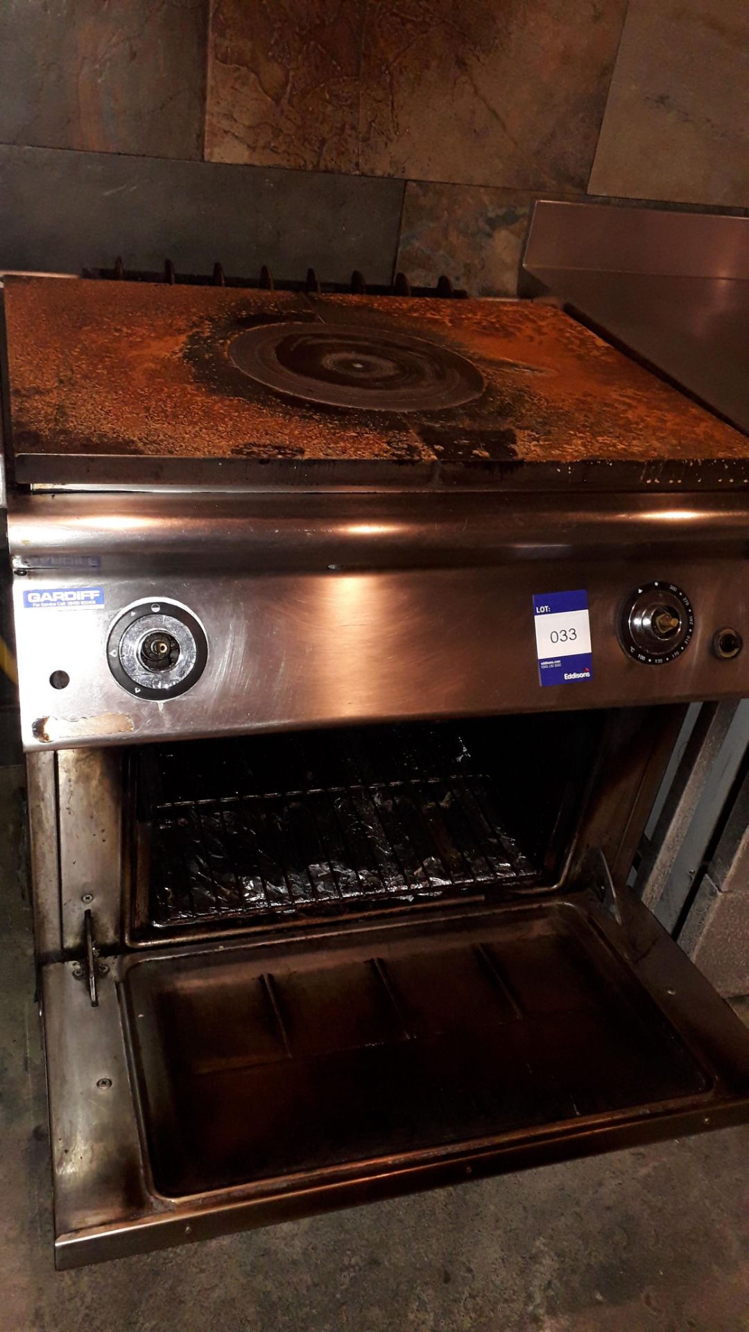 Stainless Steel Solid Plate Gas Fired Range Oven (Disconnection required by qualified tradesperson) - Image 3 of 3