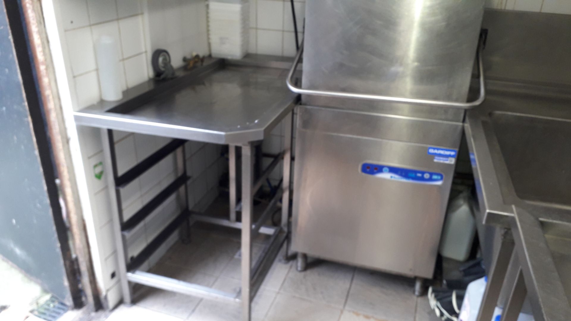 Hoonved CAP7E11 Pass Through Dishwasher Serial Number GB1803890318 with Feed Table, fitted Sink with - Image 6 of 9