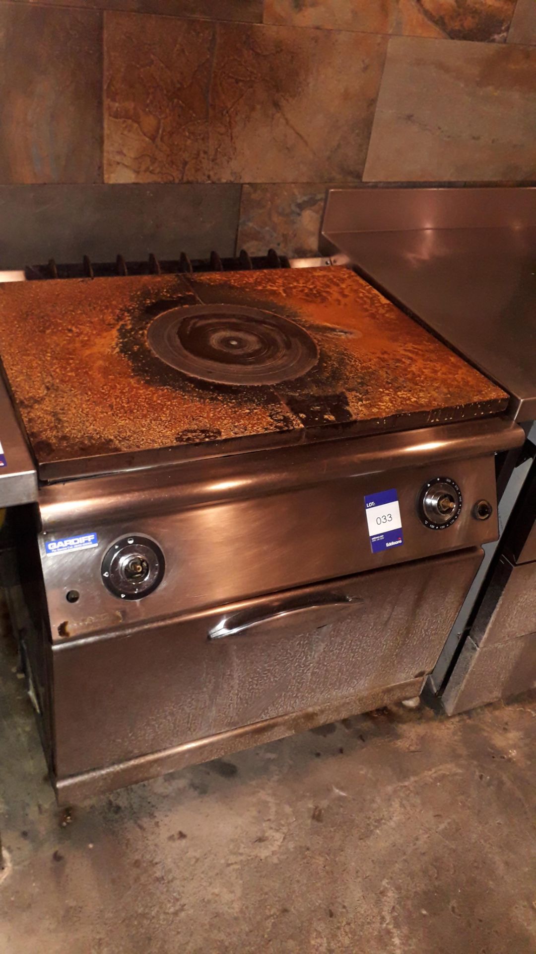Stainless Steel Solid Plate Gas Fired Range Oven (Disconnection required by qualified tradesperson) - Image 2 of 3