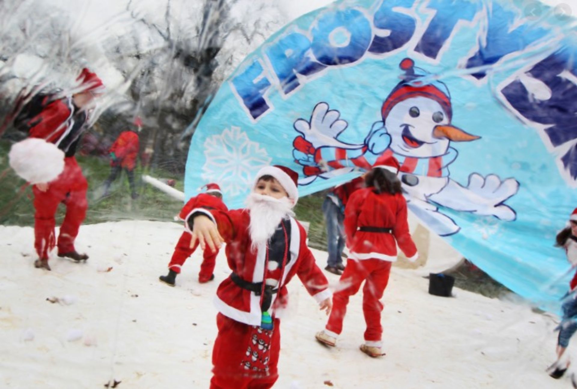 Frosty 5K Fun Run, including inflatable igloo, arc - Image 12 of 31