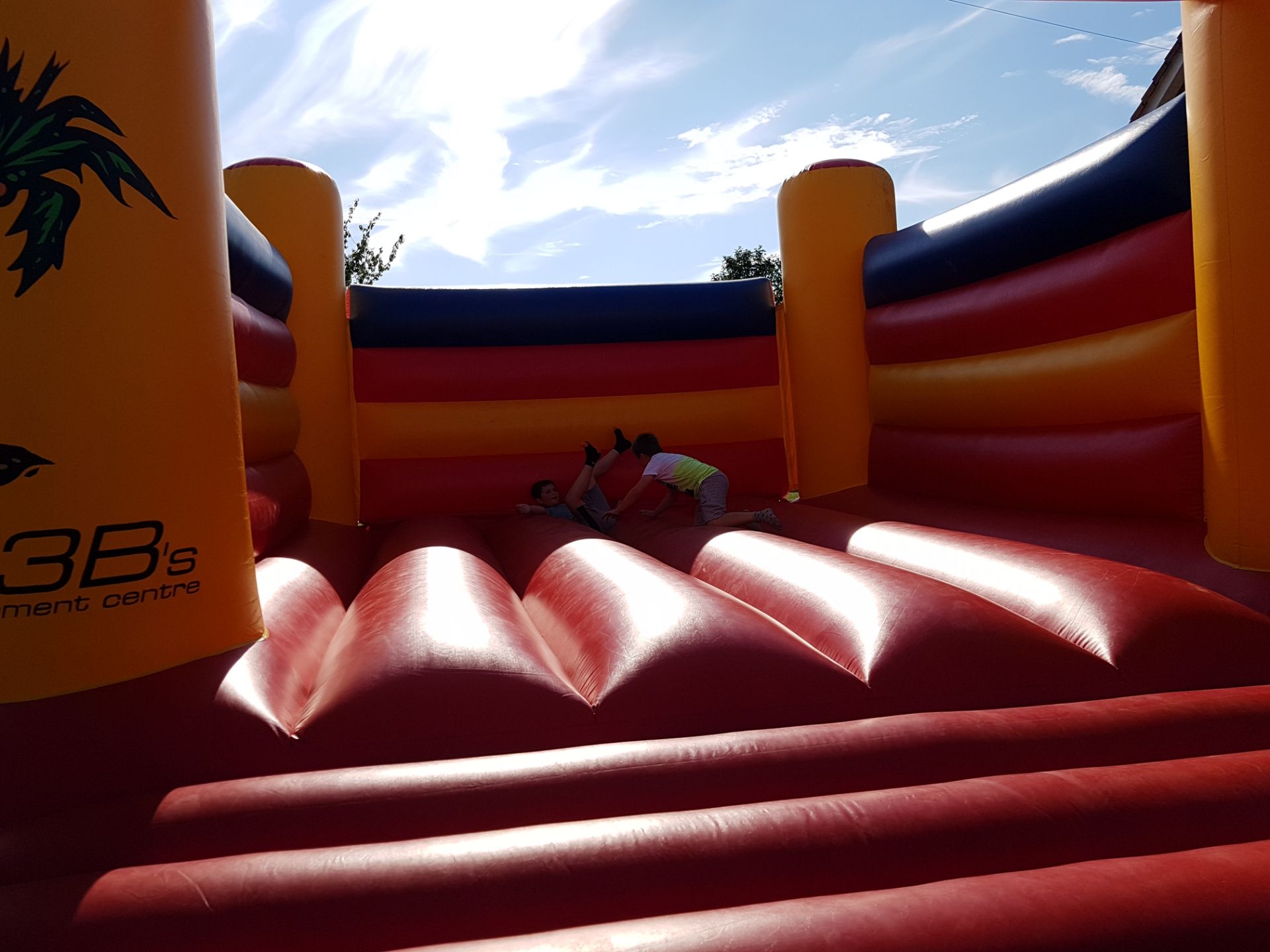 BEETEE Bouncy castle, approx. 7.2m x 5.2m x 3.5m, - Image 3 of 6