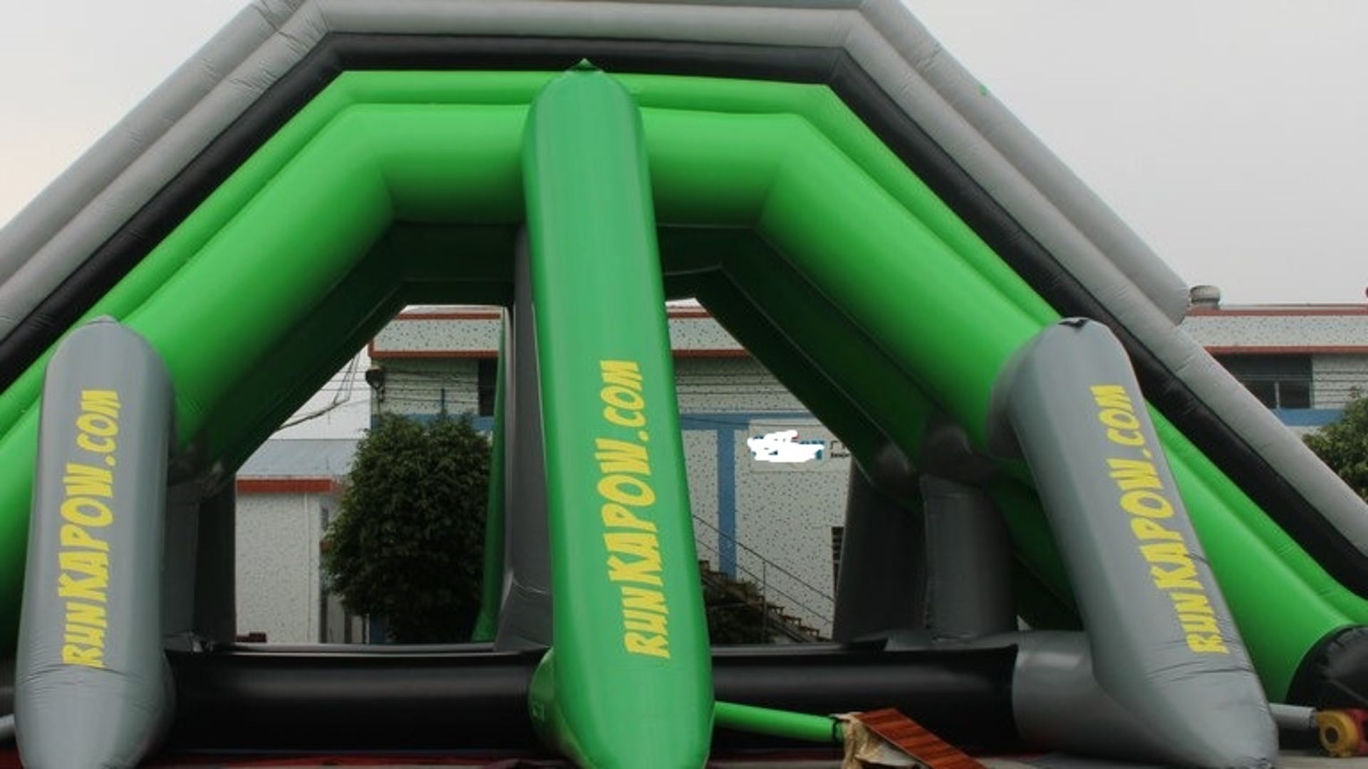 Kapow Inflatable Obstacle course, comprising 12 as - Image 21 of 46