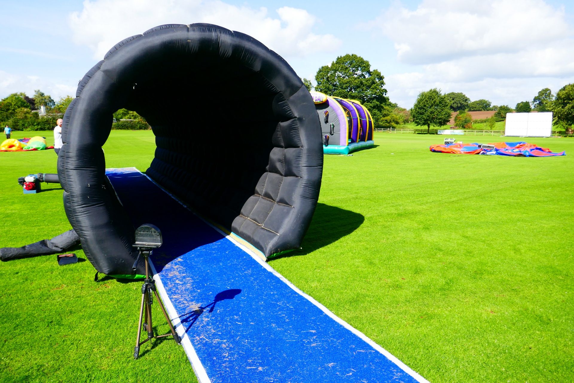 Inflatable Sprint Tunnel with speed timing Gun - Image 4 of 9