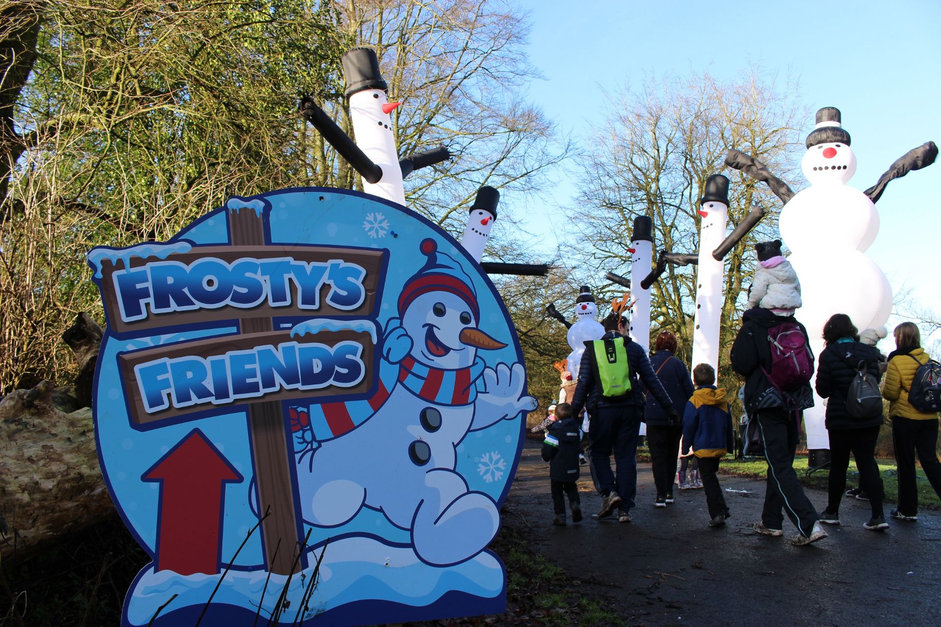 Frosty 5K Fun Run, including inflatable igloo, arc - Image 24 of 31