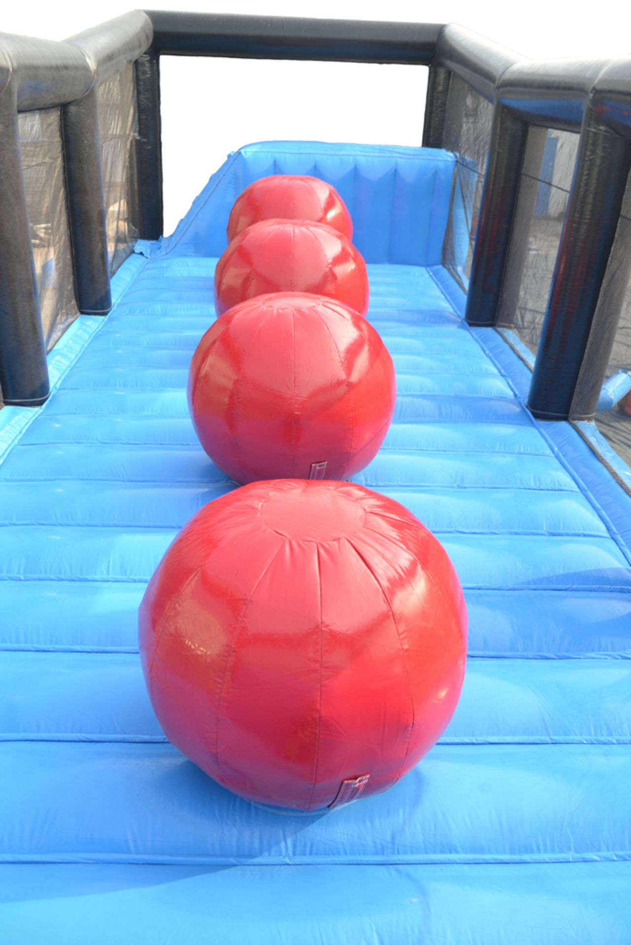 Inflatable Red Wipeout Balls, obstacle game (trailer not included) - Image 7 of 10