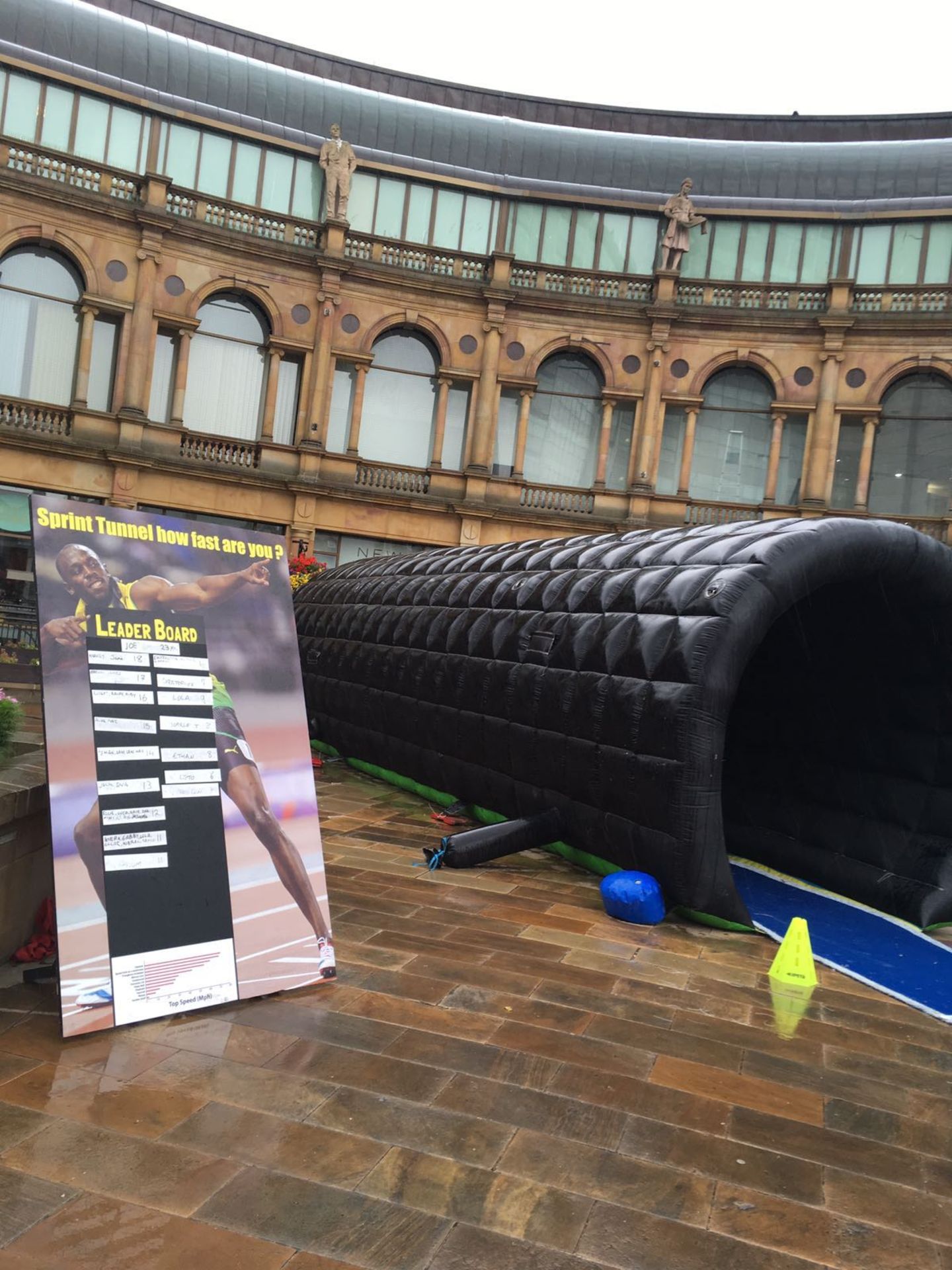 Inflatable Sprint Tunnel with speed timing Gun - Image 2 of 9