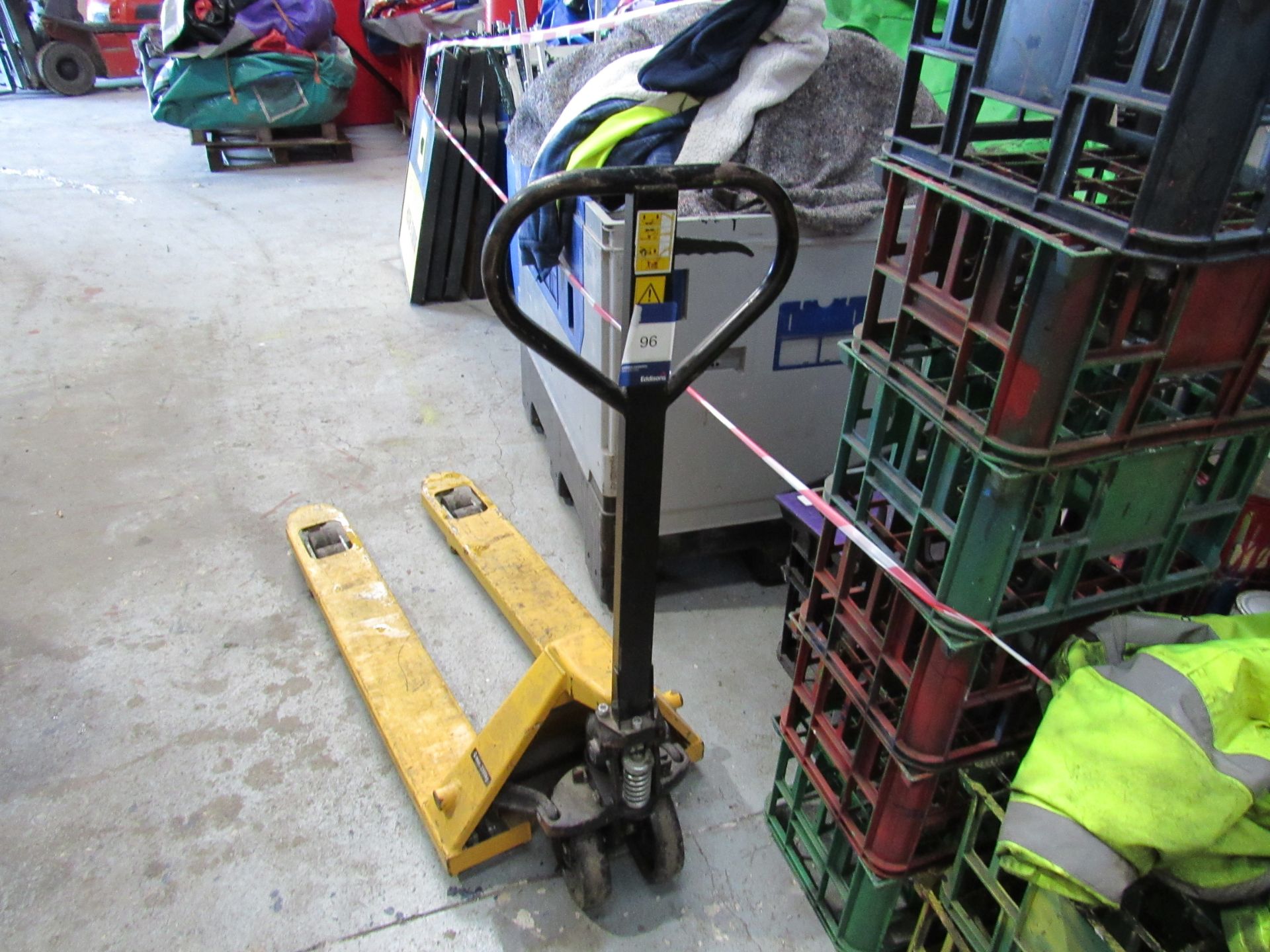 Unbadged 2500KG hand hydraulic pallet truck - Image 2 of 2