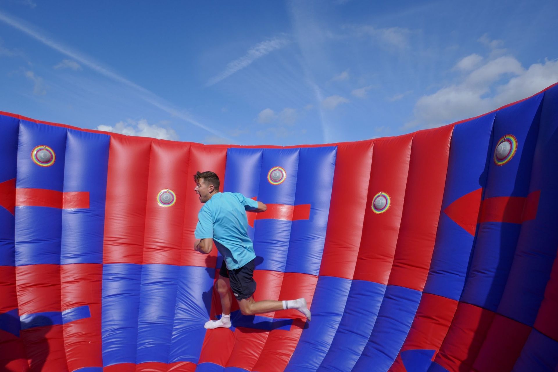 Ninja Vortex, Inflatable competition game. 6m L x - Image 13 of 18