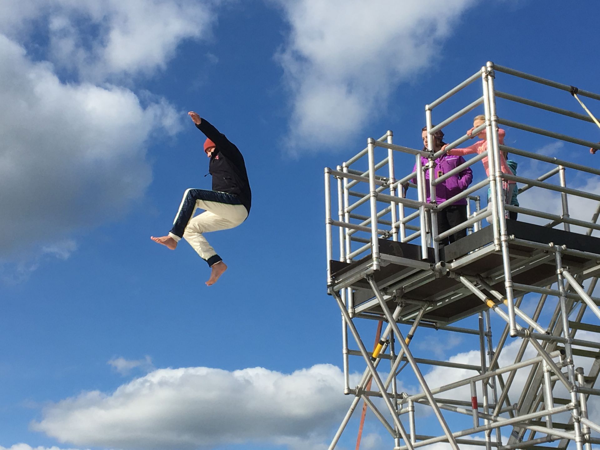 Freefall stunt bag, including tower scaffold - Image 6 of 10