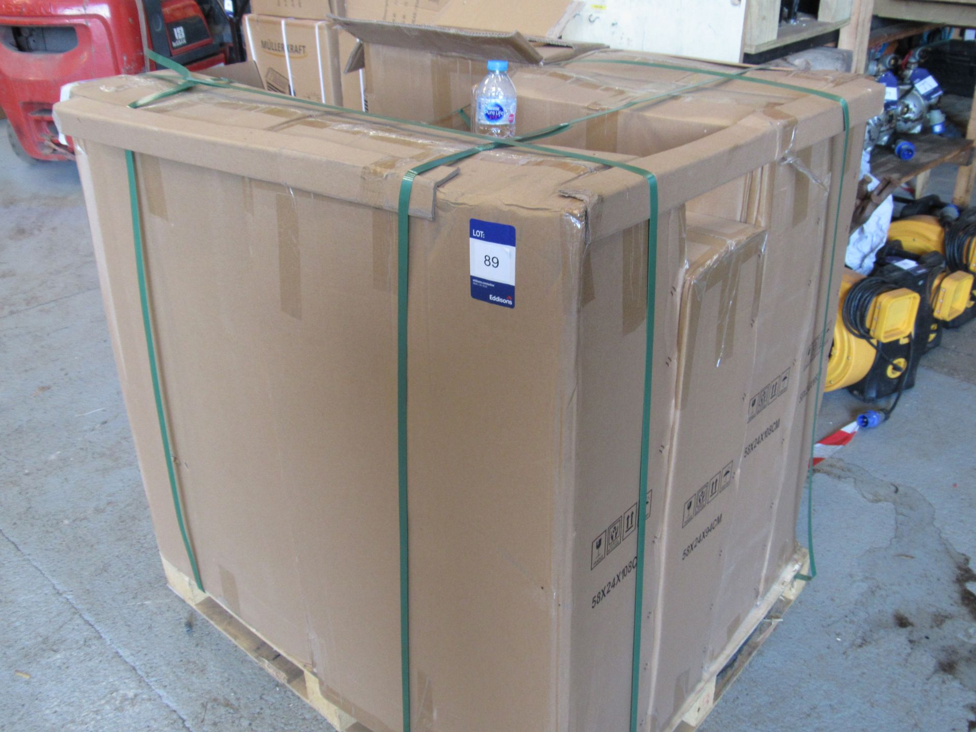 Part Pallet of pull-up spit sneeze/ covid protecti