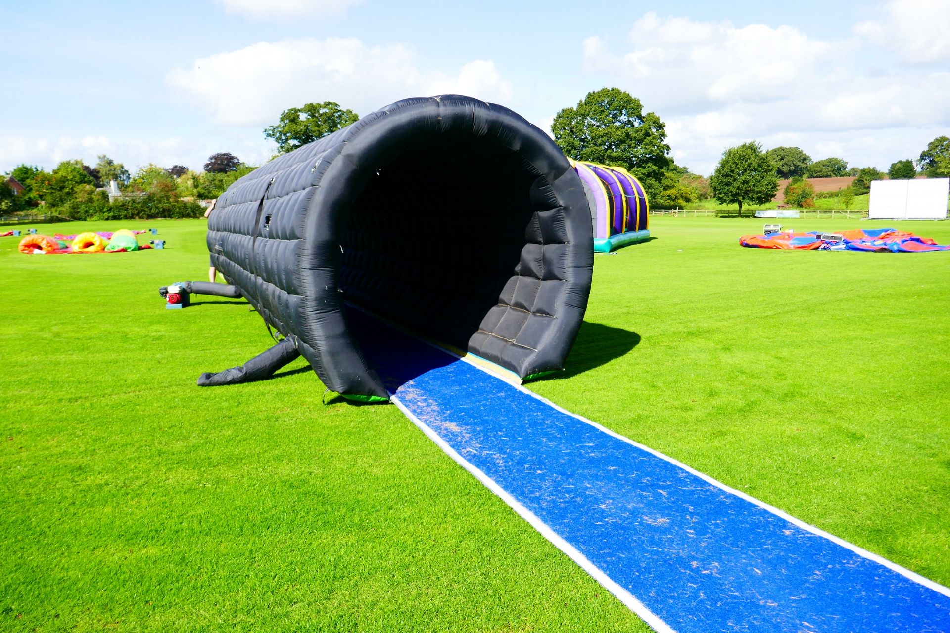 Inflatable Sprint Tunnel with speed timing Gun - Image 3 of 9