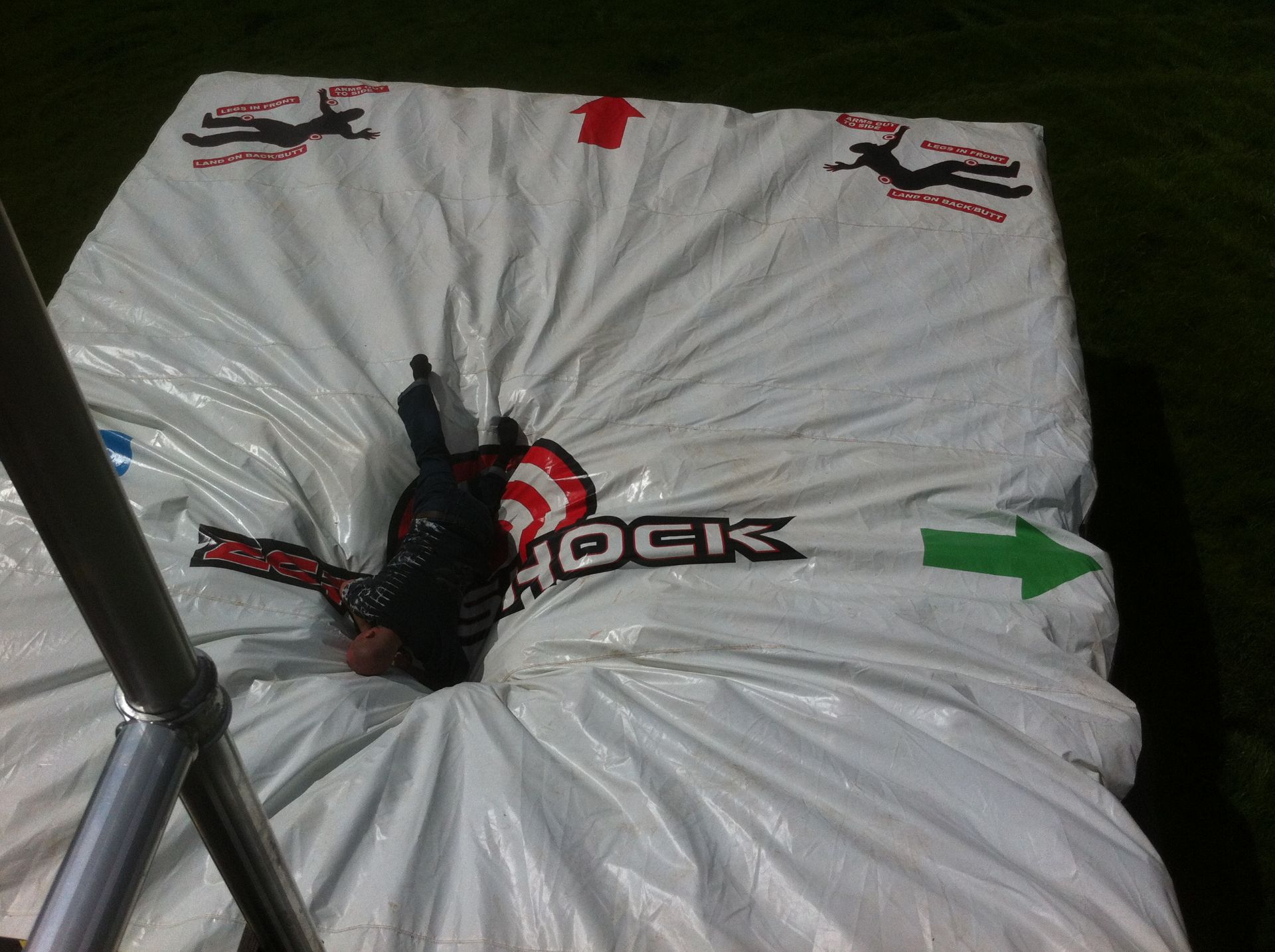 Freefall stunt bag, including tower scaffold - Image 5 of 10