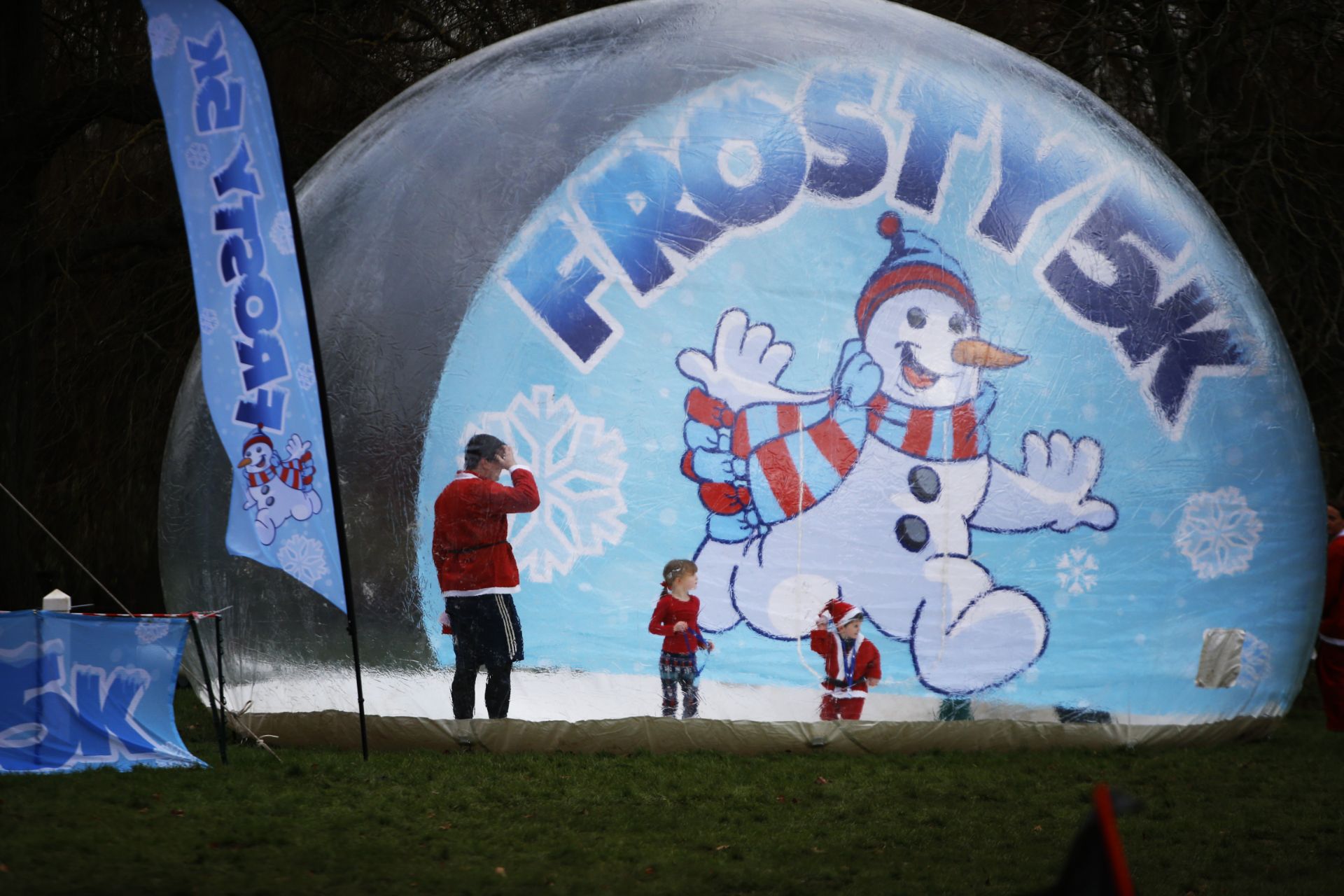 Frosty 5K Fun Run, including inflatable igloo, arc - Image 21 of 31