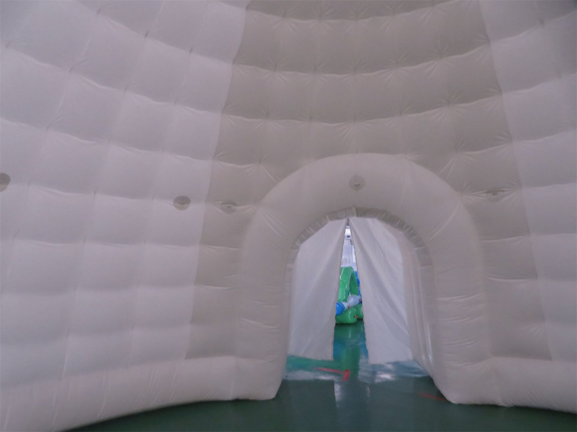 Frosty 5K Fun Run, including inflatable igloo, arc - Image 11 of 31