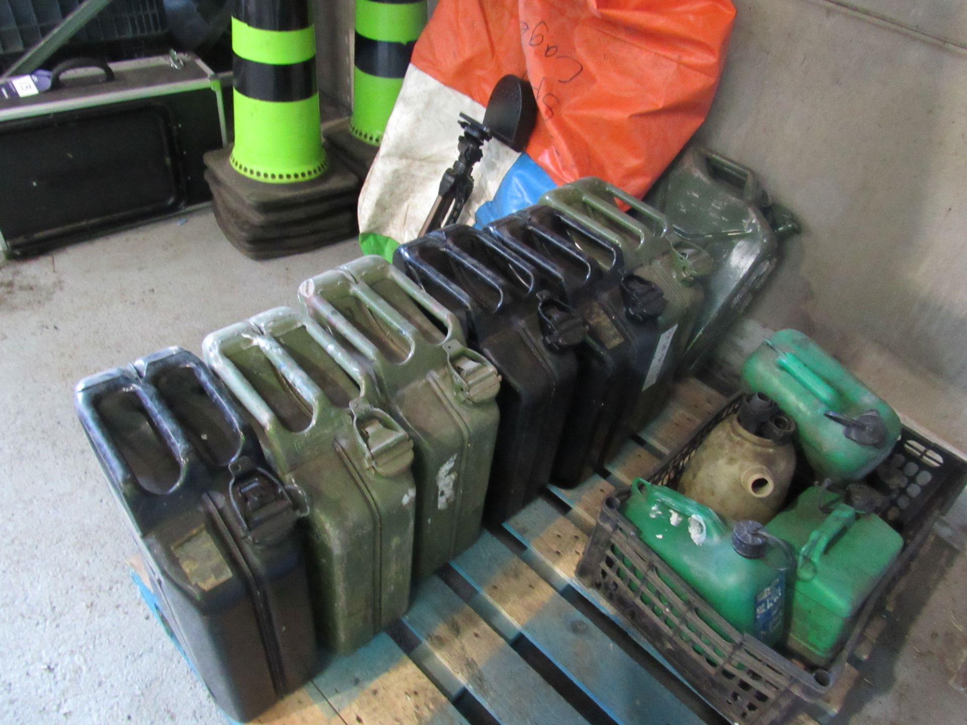 7 x 20 Litre metal jerry cans - Image 2 of 2