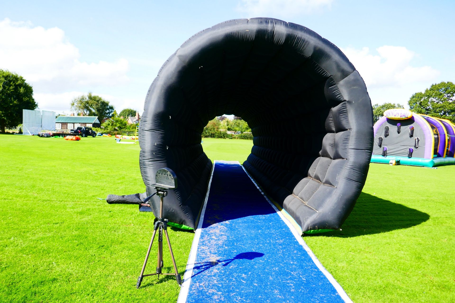 Inflatable Sprint Tunnel with speed timing Gun - Image 5 of 9