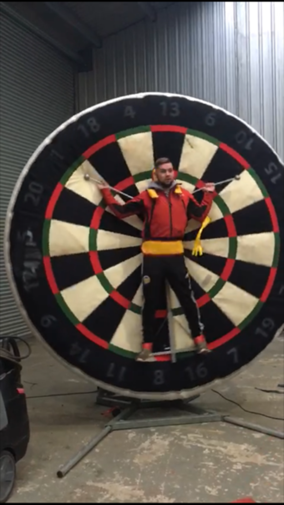 Dizzy Disc football rotating Dart board game - Image 2 of 5