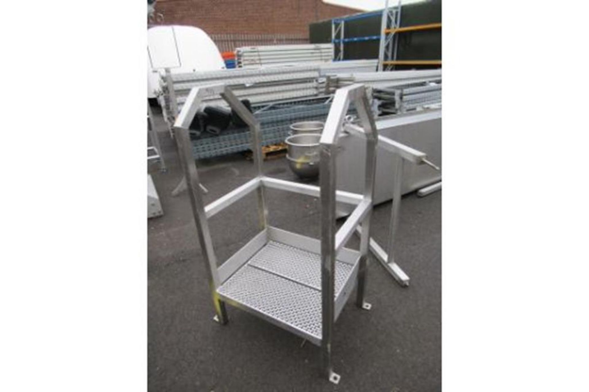 Stainless Steel Single Step Access Platform - Image 2 of 2