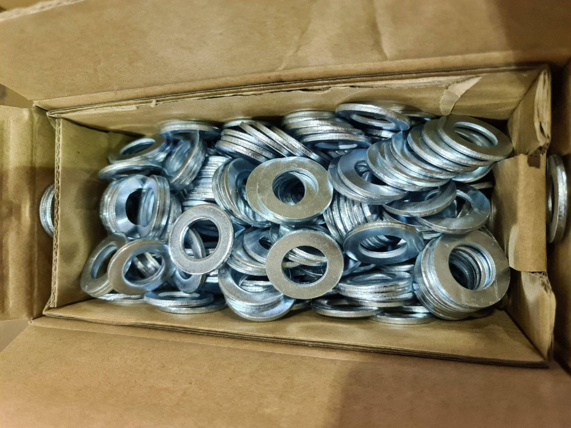 (S24) PALLET TO CONTAIN 70 x NEW 4KG BOXES OF 16MM FLAT WASHERS STEEL. RRP £15 PER BOX - Image 2 of 2