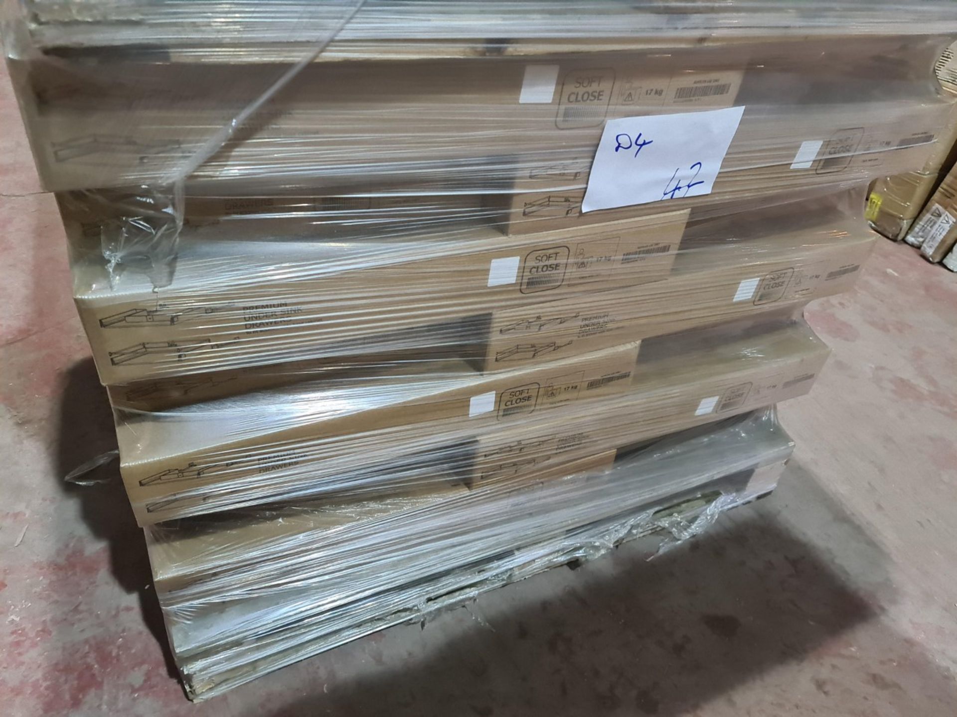 (D4) PALLET TO CONTAIN 42 x NEW BOXED 800MM PREMIU - Image 2 of 2