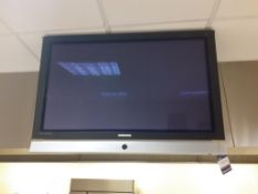 42" Samsung Flat screen TV