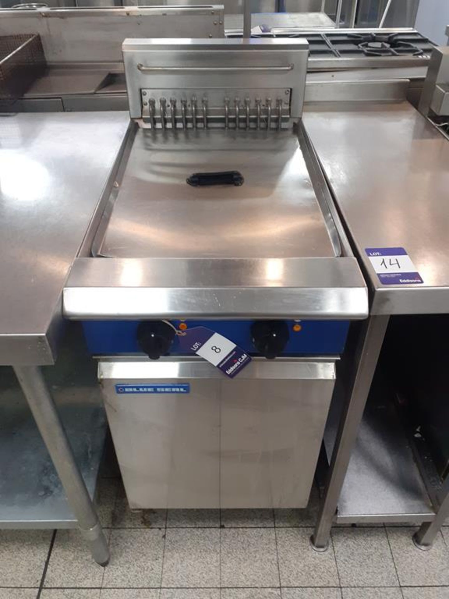 Blue Seal S/S Electric Range Twin Basket Free Standing Commercial Fryer