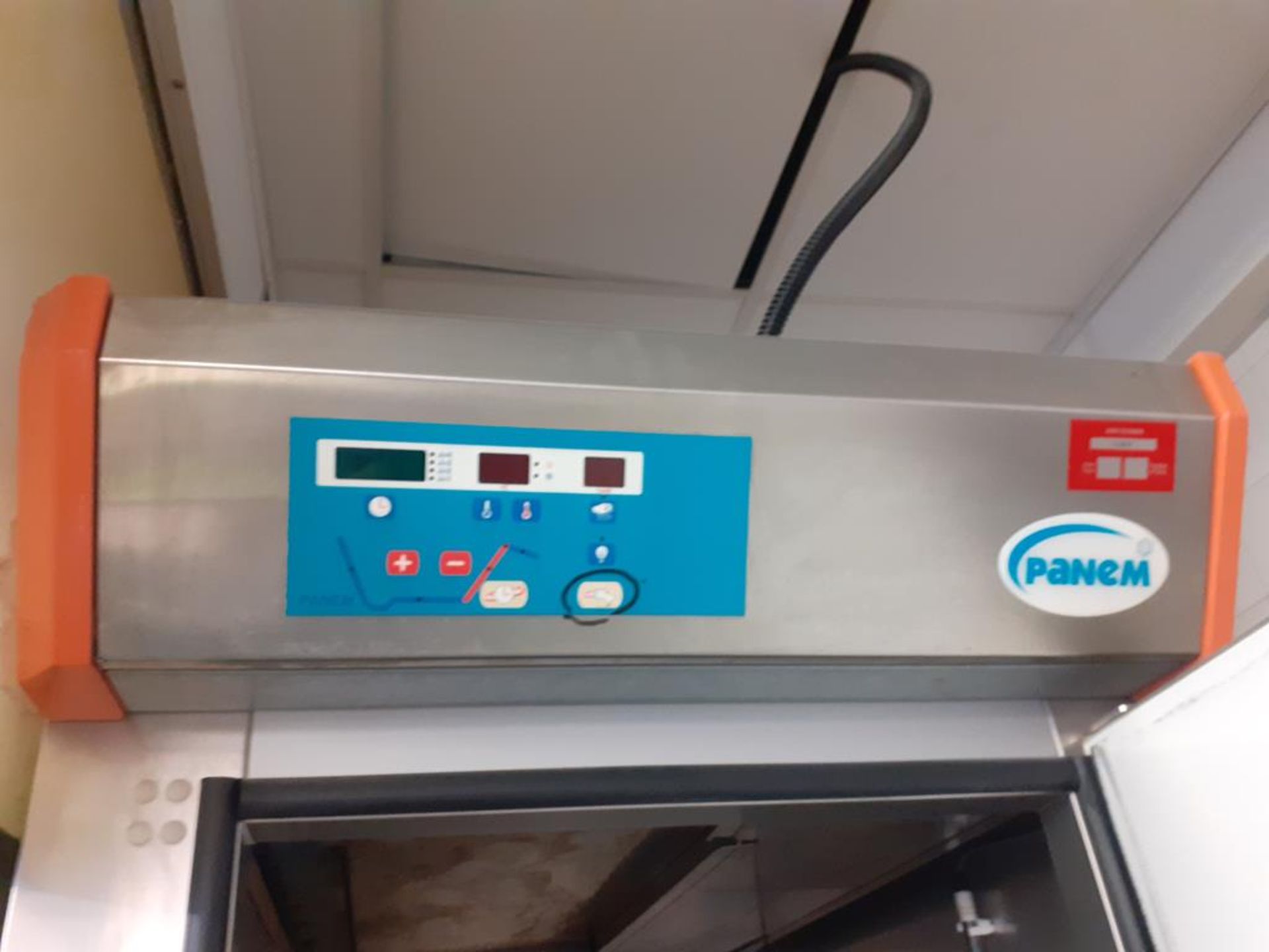 Panem AU1X1AEXC Controlled Fermentation Chamber with 3x Tray Trolleys and Qty of Trays - Image 4 of 5