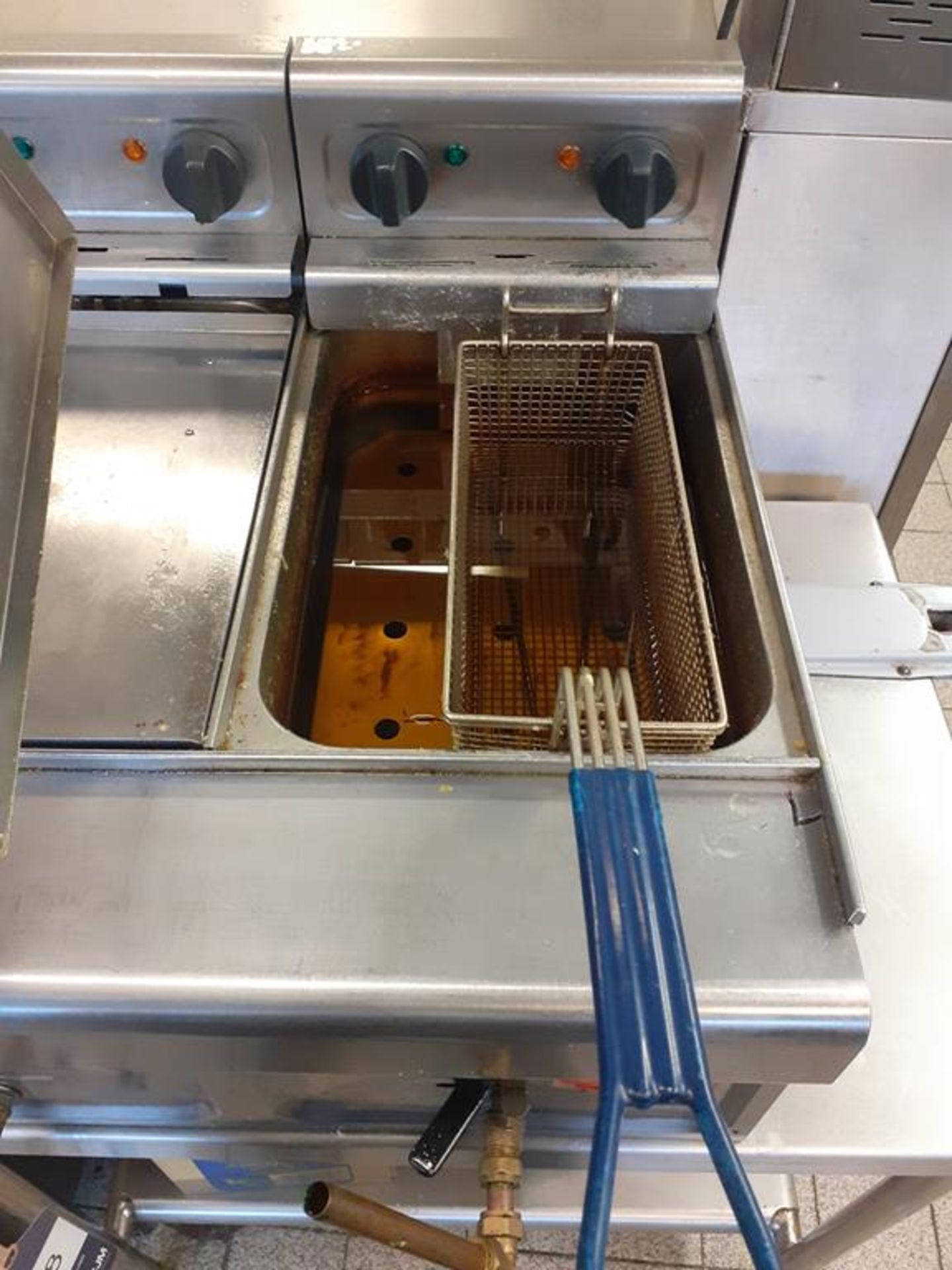 S/S Twin Basket Commercial Electric Fryer with S/S Prep Table - Image 2 of 3