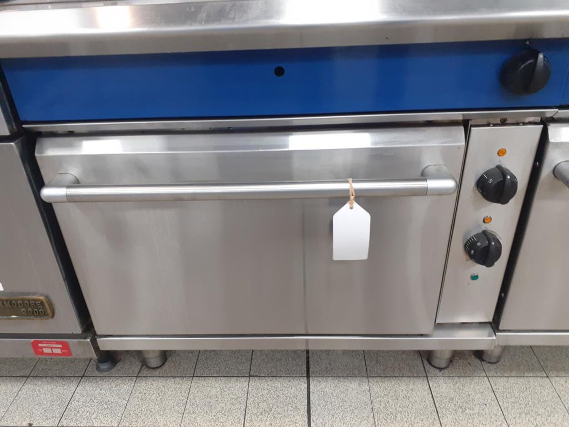 Blue Seal S/S Solid Top Gas Range Industrial Cooker - Image 3 of 3