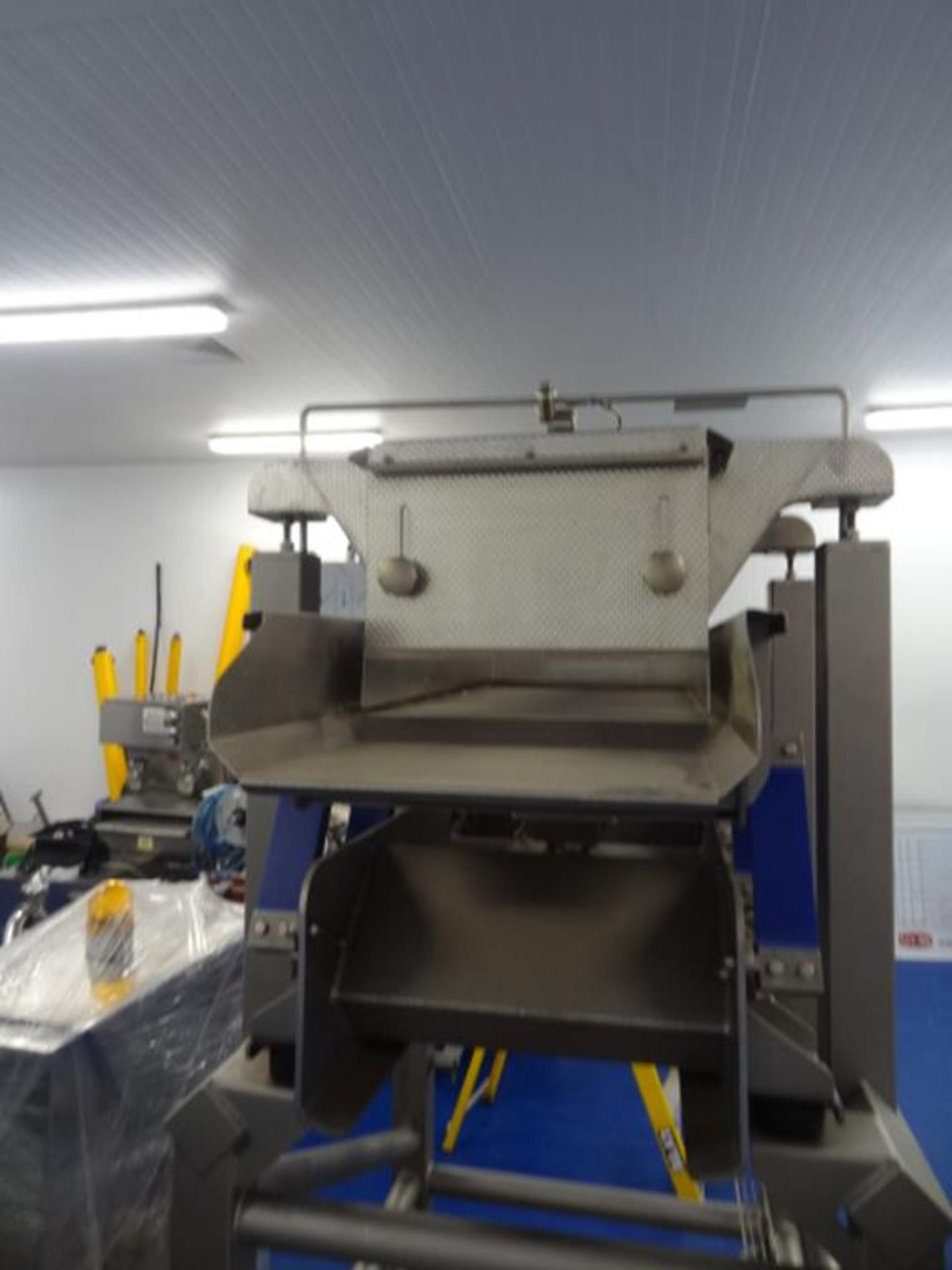 Vibratory feed shaker high level unit - Image 8 of 12