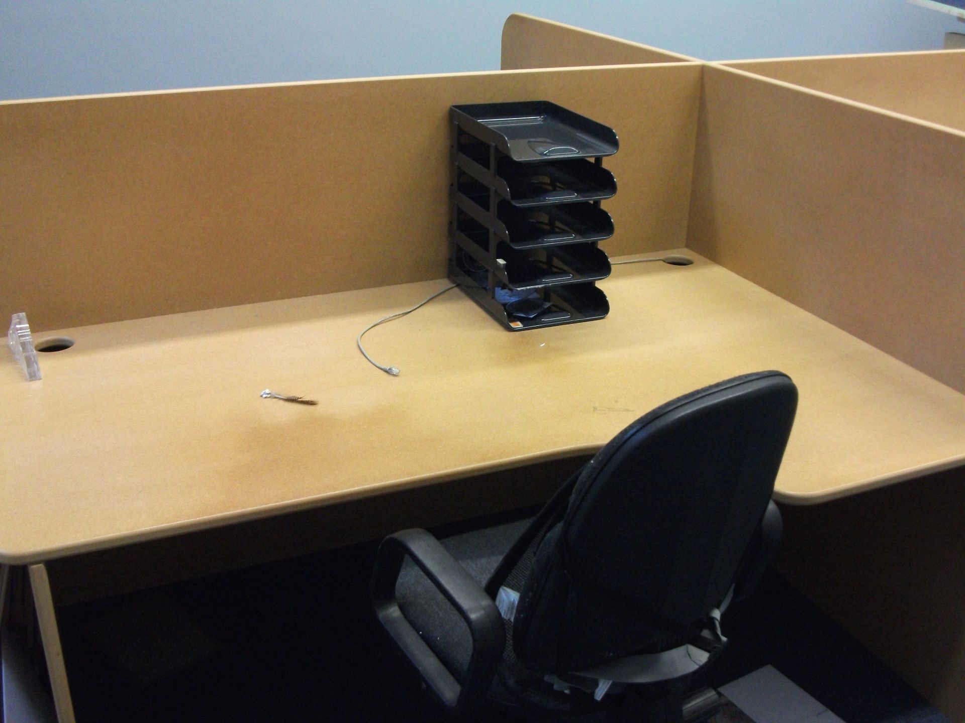 4 position desk cluster with 3 chairs – Located Mo - Image 2 of 3