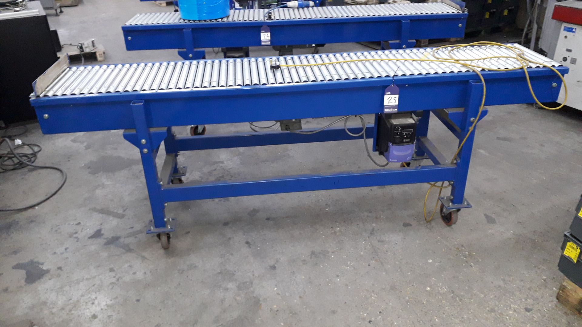 Unbadged Powered Roller Conveyor, 2,500 x 400mm