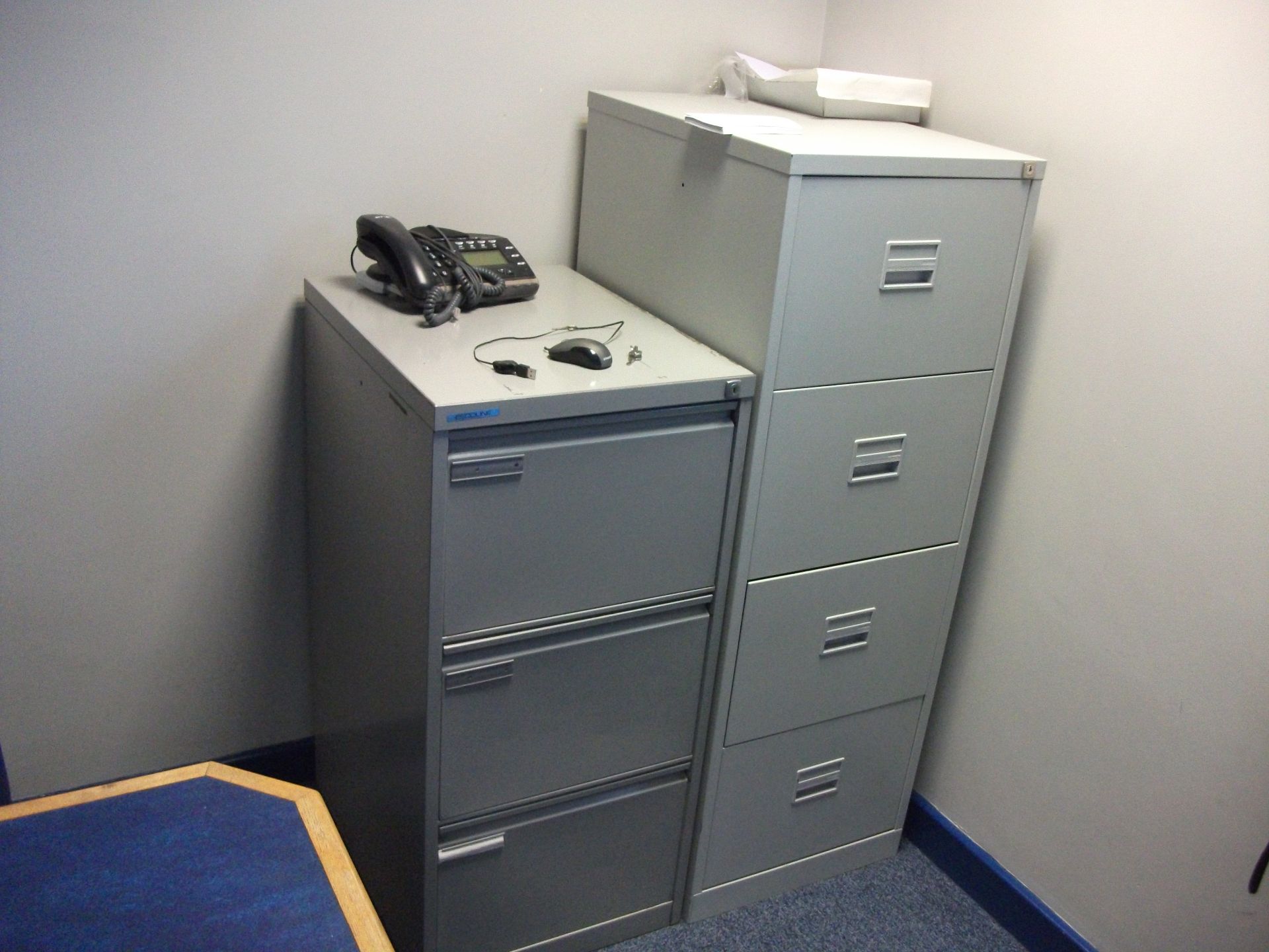 Loose and removable contents to offices including computer monitors, chairs, filing cabinets etc ( - Image 10 of 15