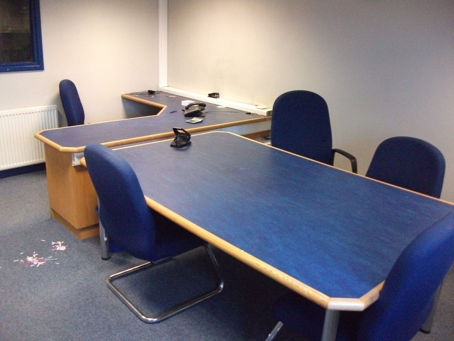 Loose and removable contents to offices including computer monitors, chairs, filing cabinets etc ( - Image 9 of 15