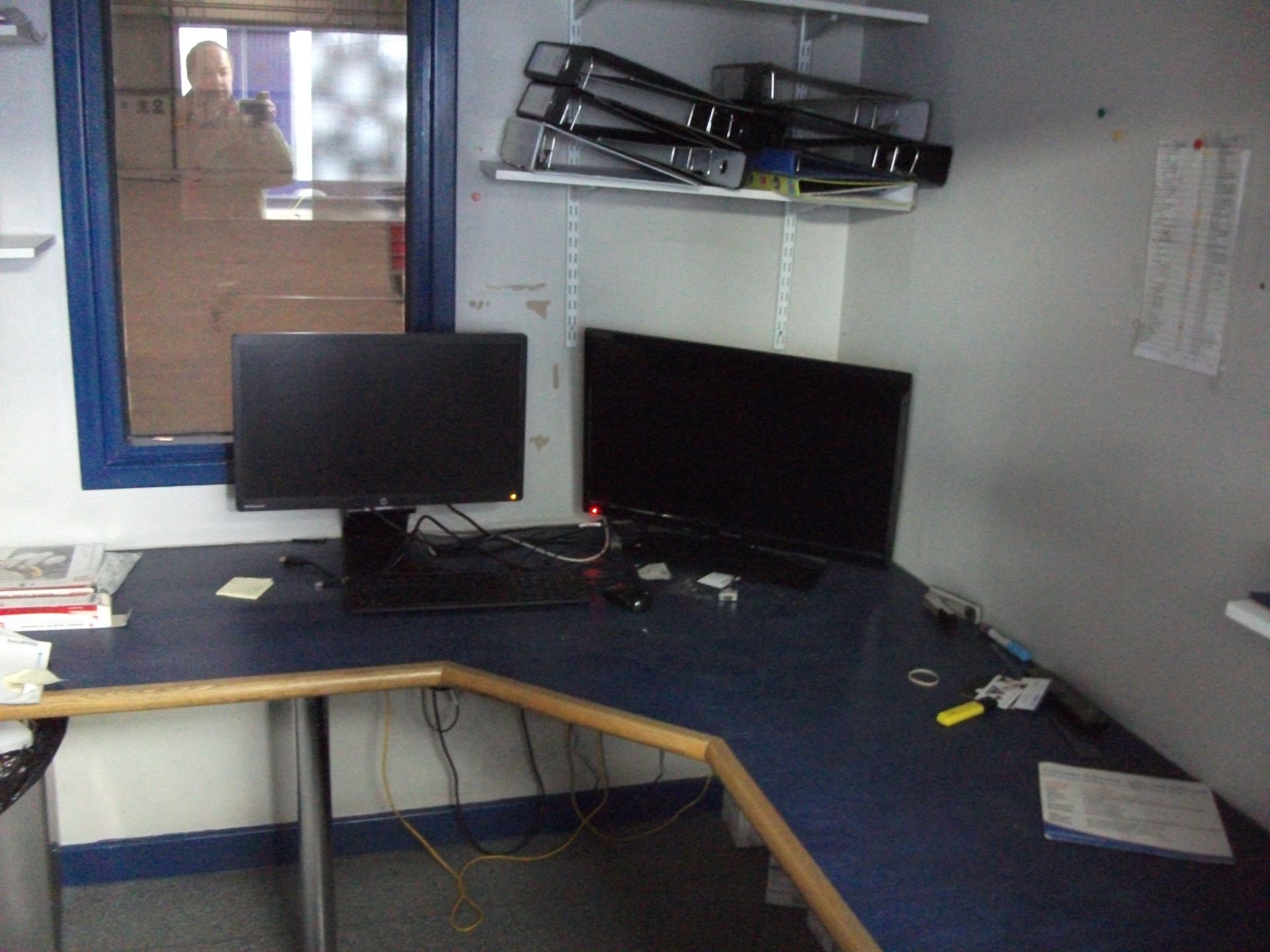 Loose and removable contents to offices including computer monitors, chairs, filing cabinets etc ( - Image 6 of 15