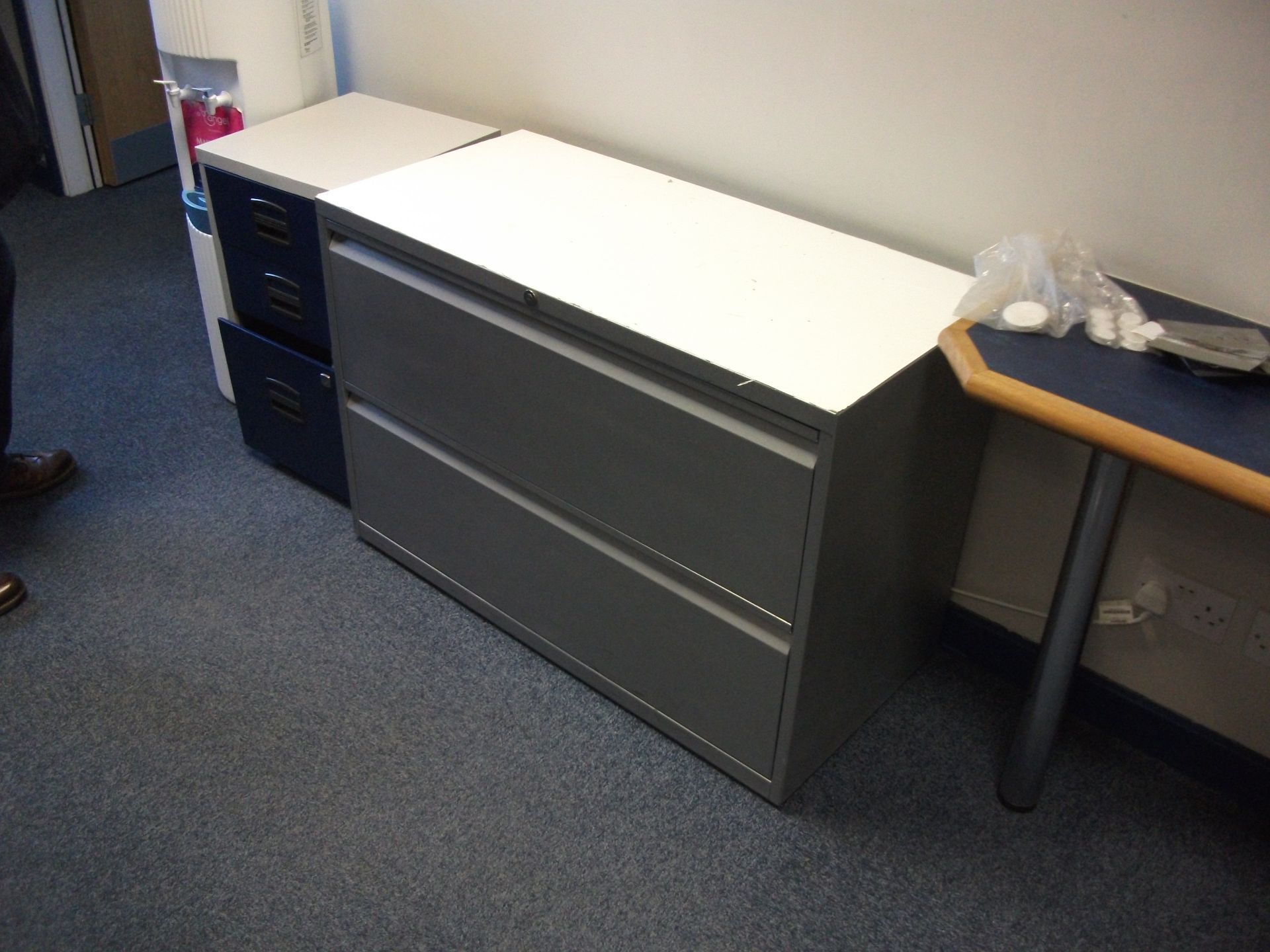 Loose and removable contents to offices including computer monitors, chairs, filing cabinets etc ( - Image 11 of 15