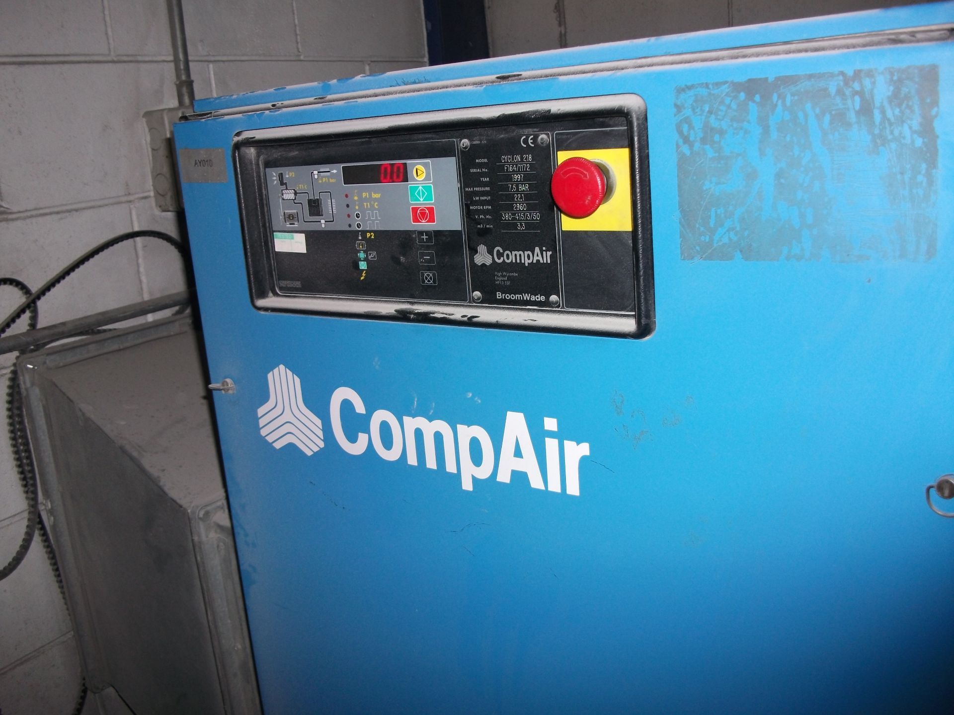 compare Broomwade Cyclone 218 Compressor, 1997, 7.5Bar, Serial number F164/1172, 415V - Image 2 of 2