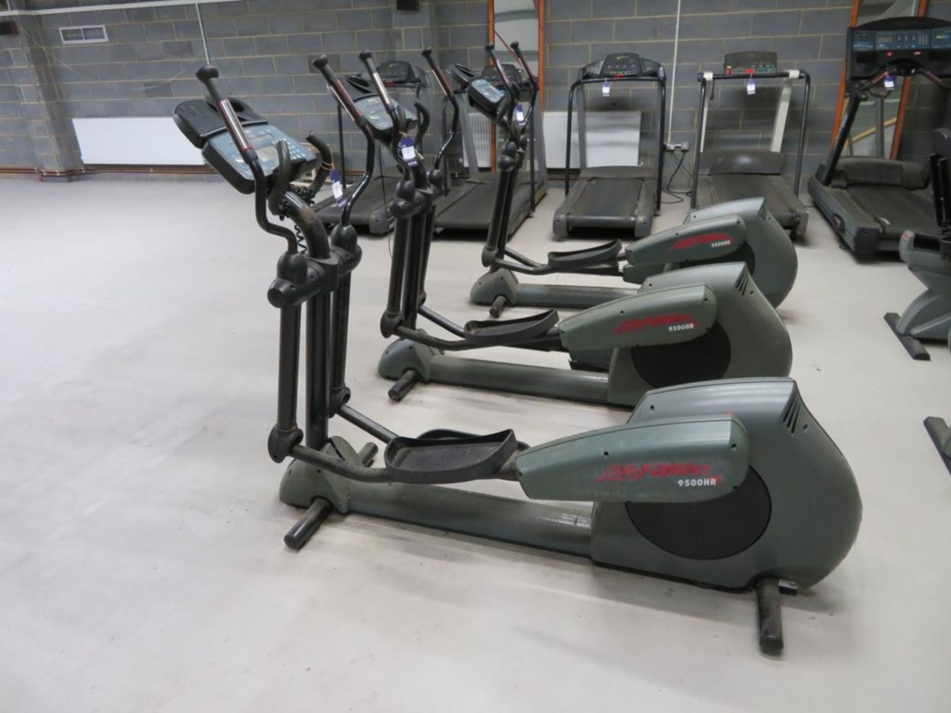 A Life Fitness Cross Trainer 9500HR