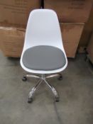 x4 Eames Office Chairs