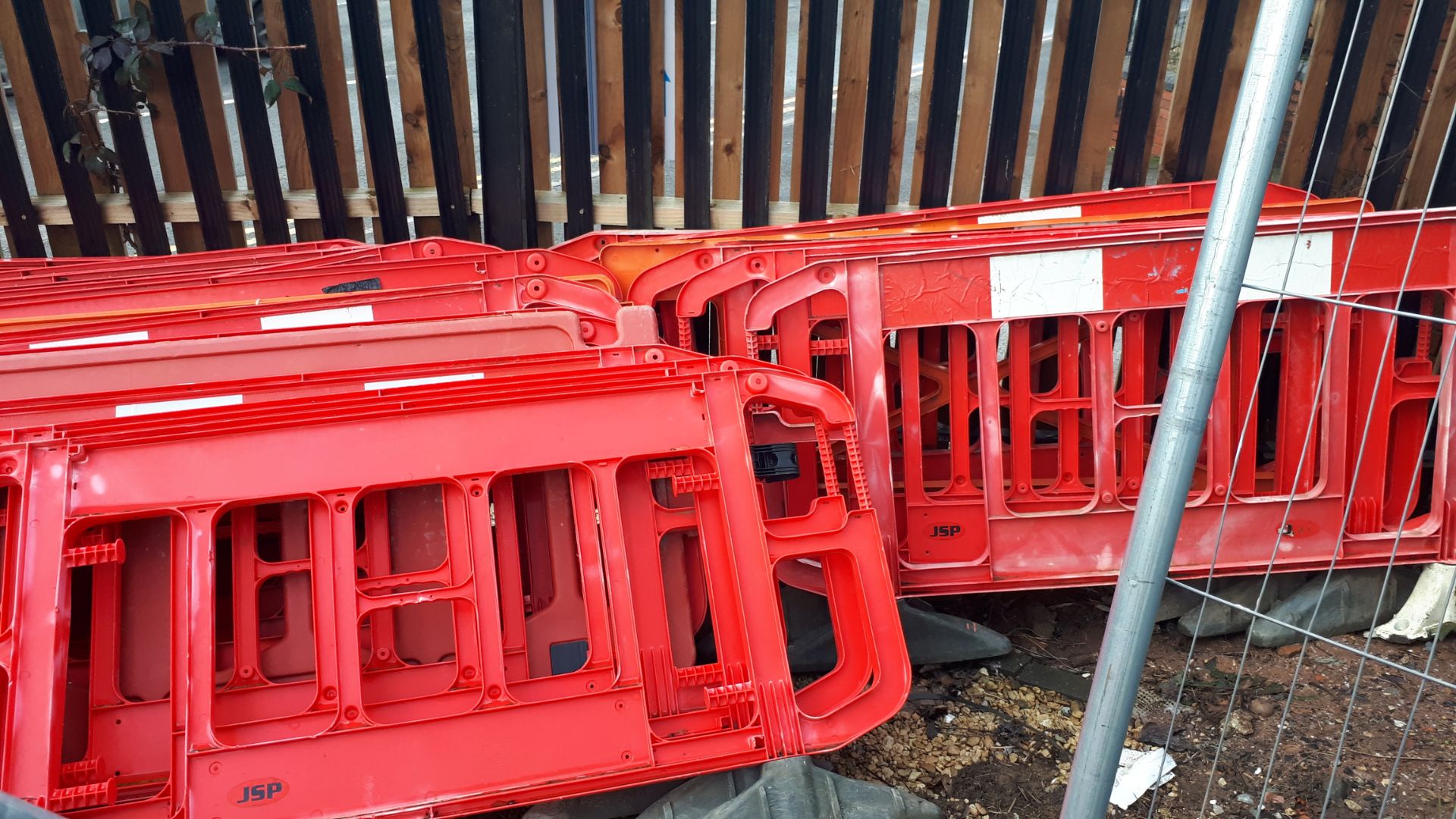 Assortment of plastic pedestrian barriers - Image 2 of 2